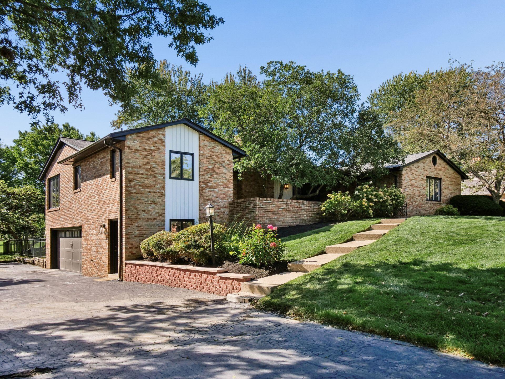 8039 Golfview Court Property Photo 1