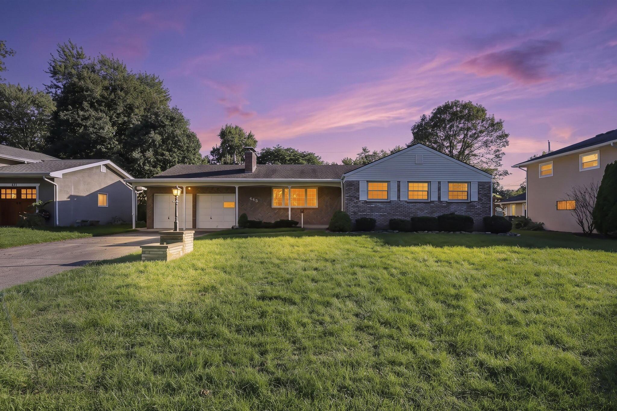 445 Ridgedale Drive N Property Photo 1