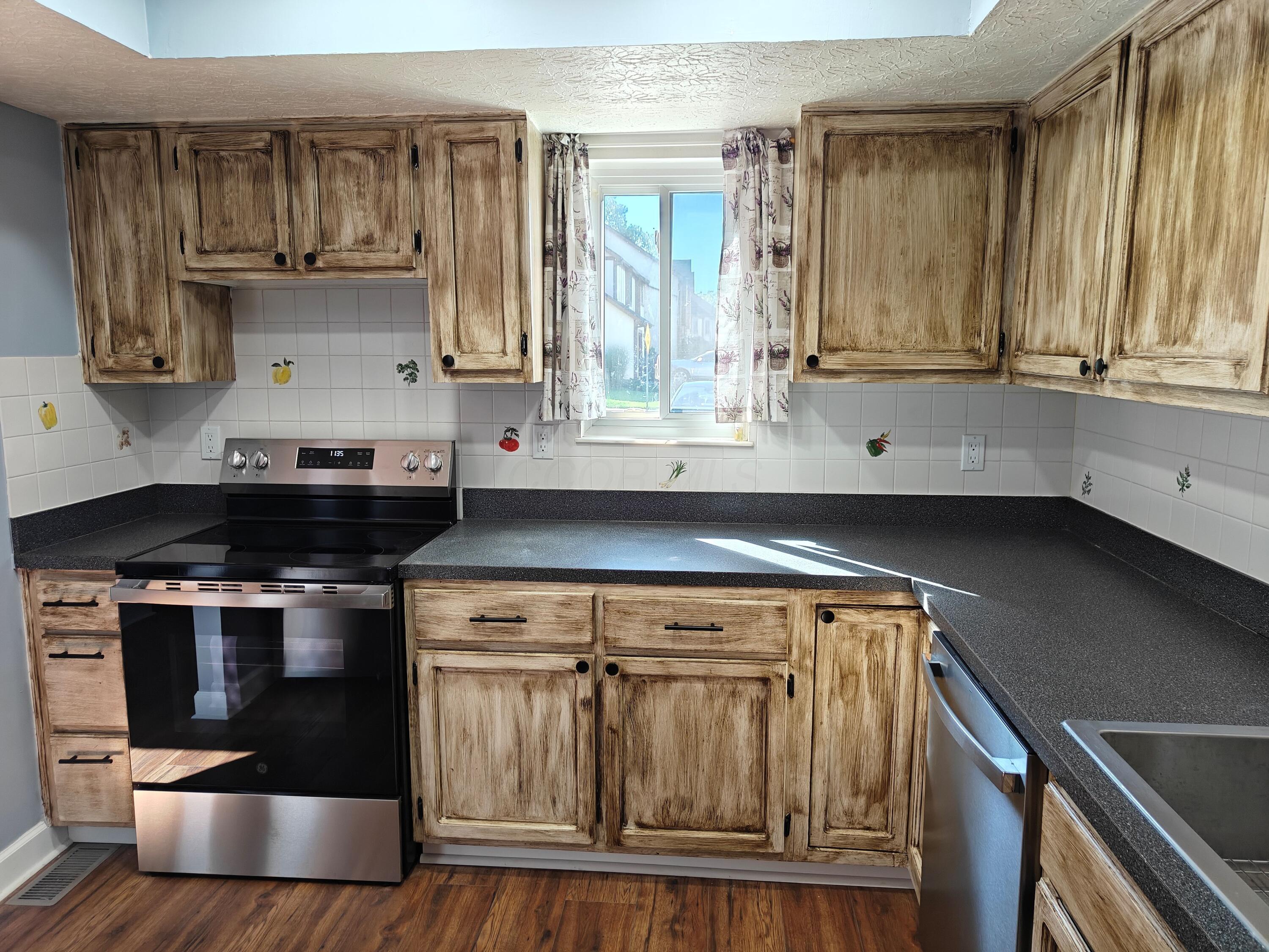 3766 Pendlestone Drive Property Photo 3