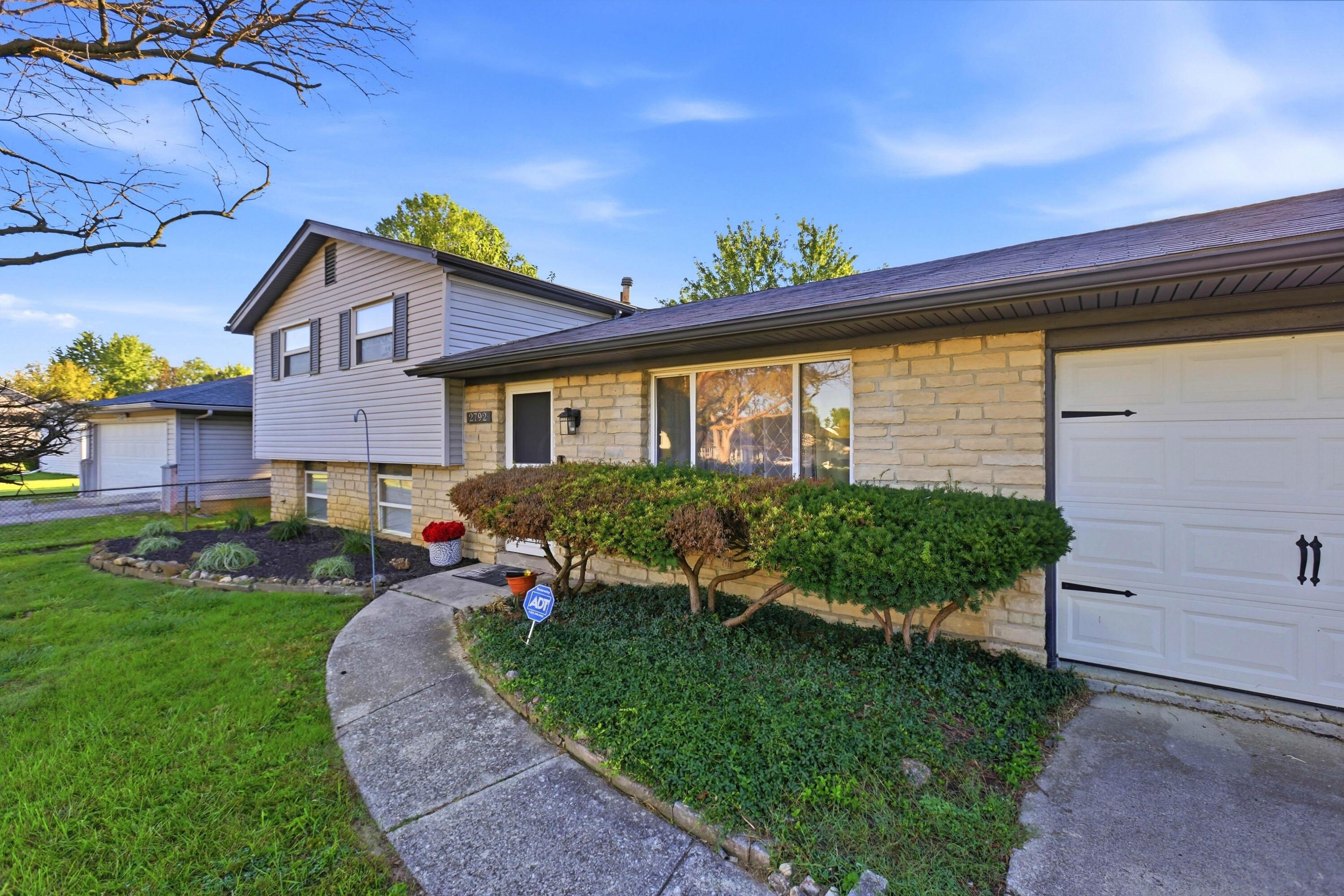 2792 Gatewood Road Property Photo 1