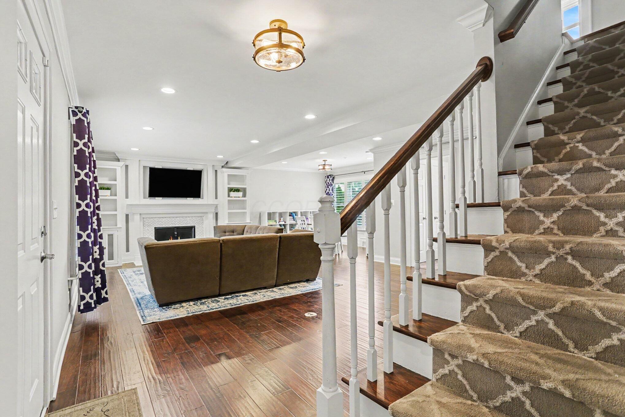 2553 Chester Road Property Photo 5