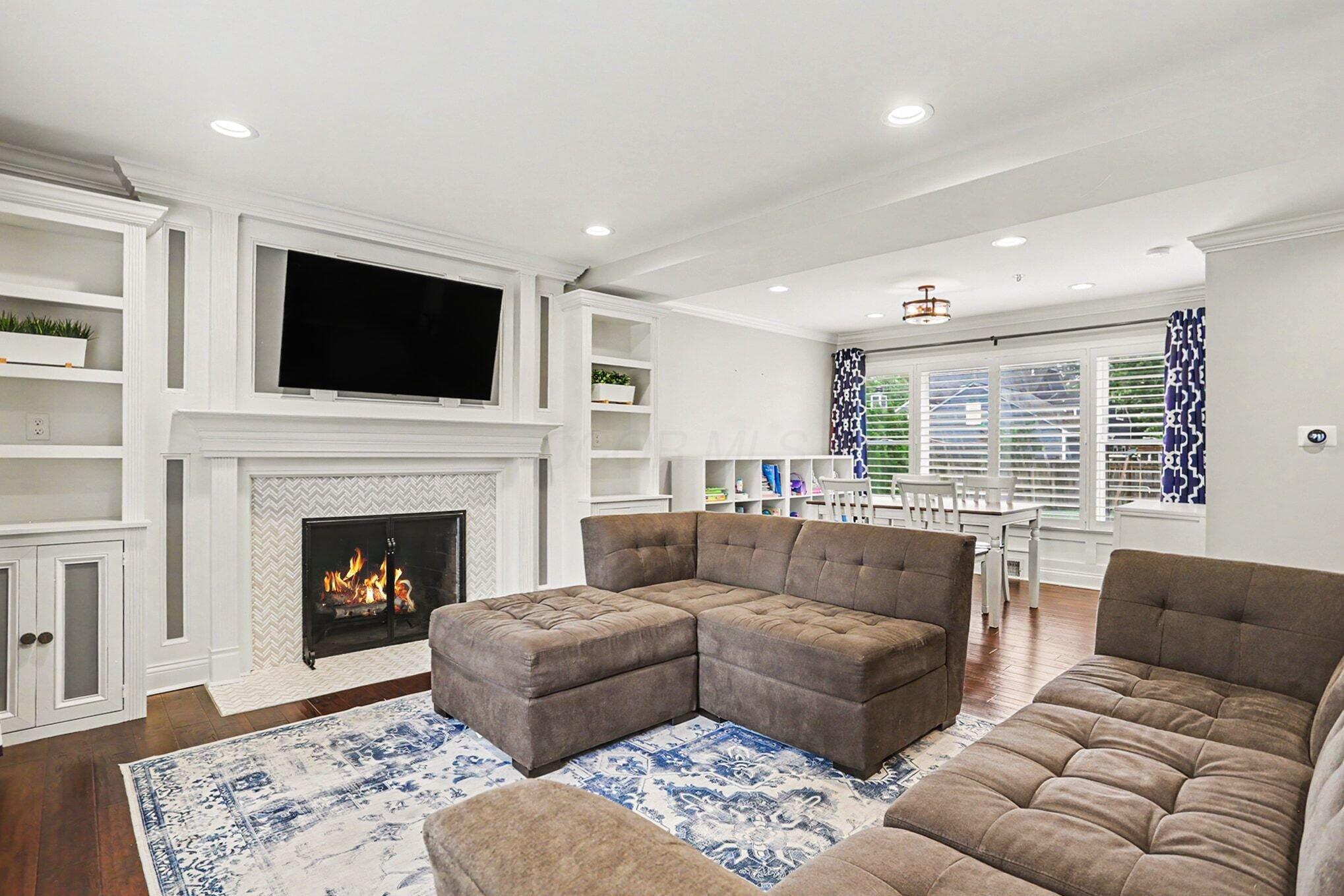 2553 Chester Road Property Photo 6