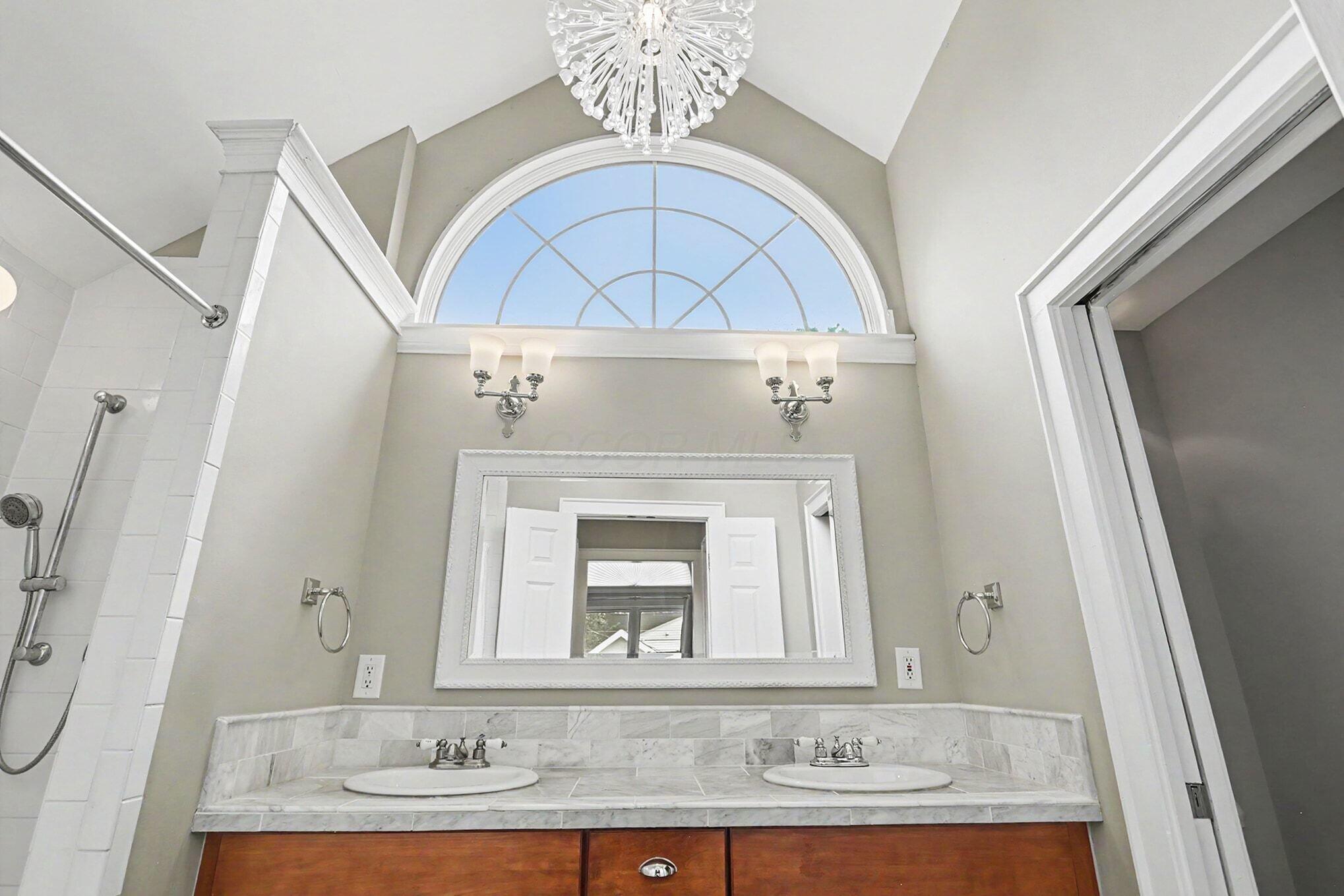 2553 Chester Road Property Photo 20