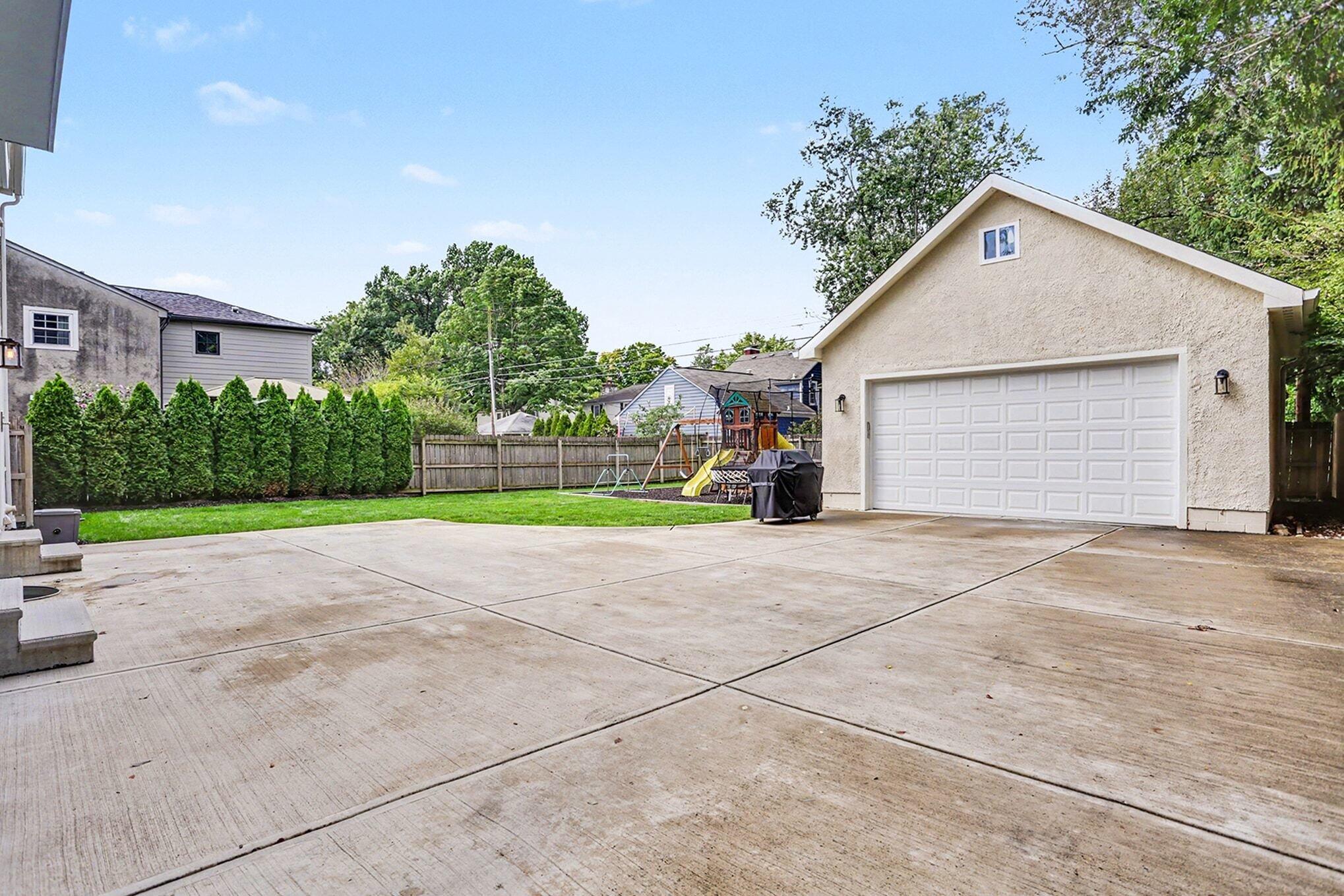 2553 Chester Road Property Photo 35
