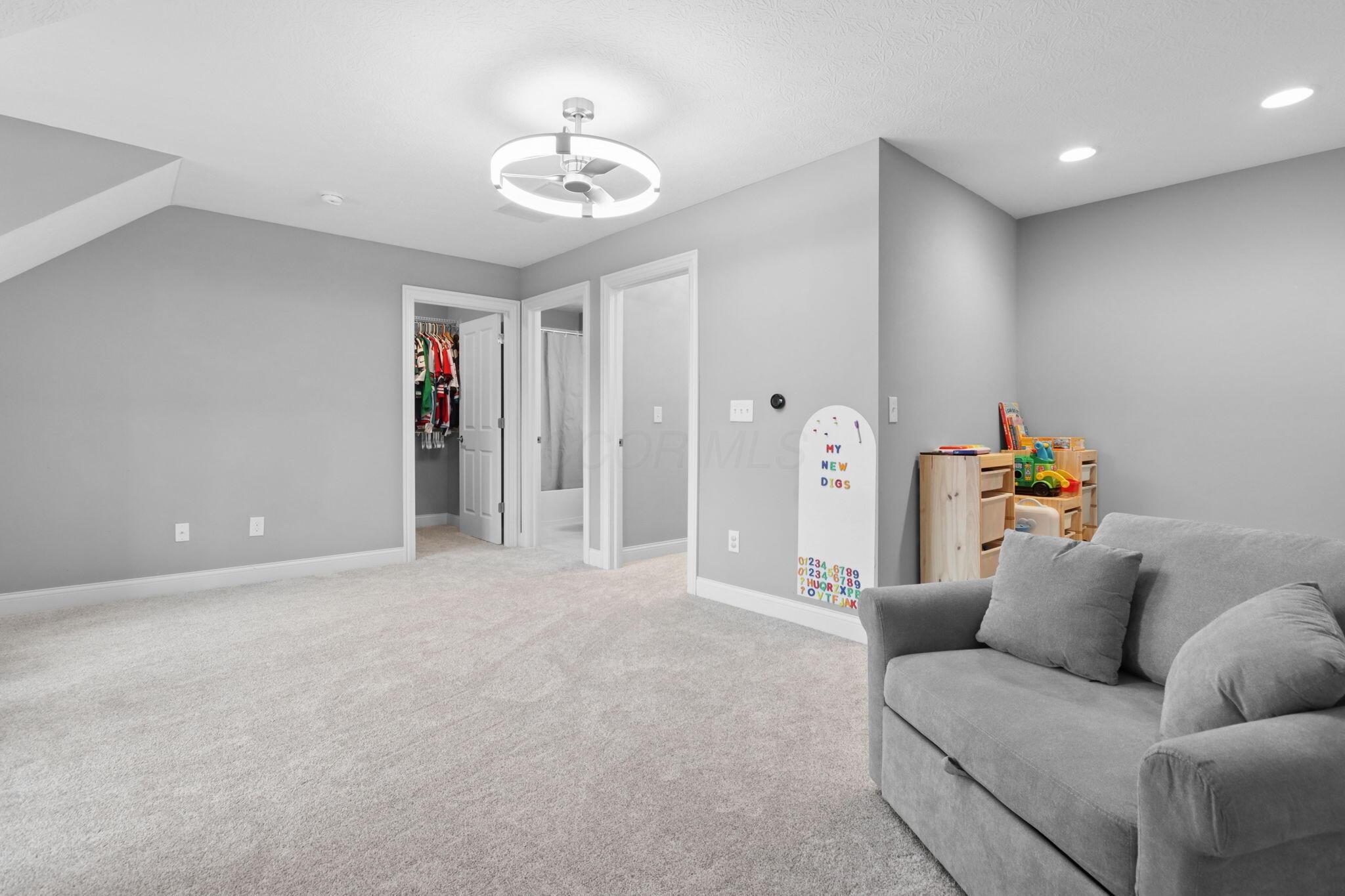 10320 Spicebrush Drive Property Photo 23