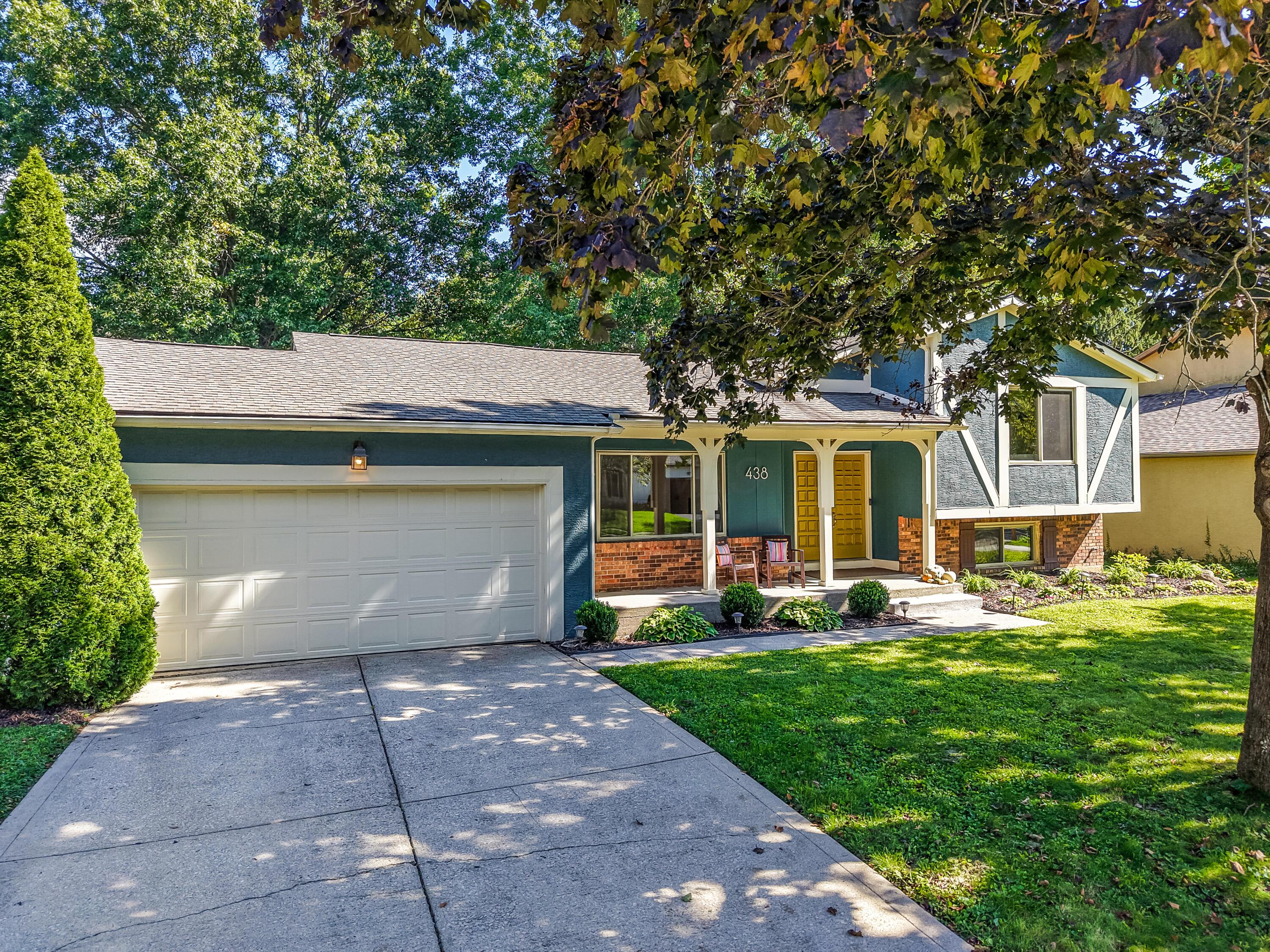 438 Theori Avenue