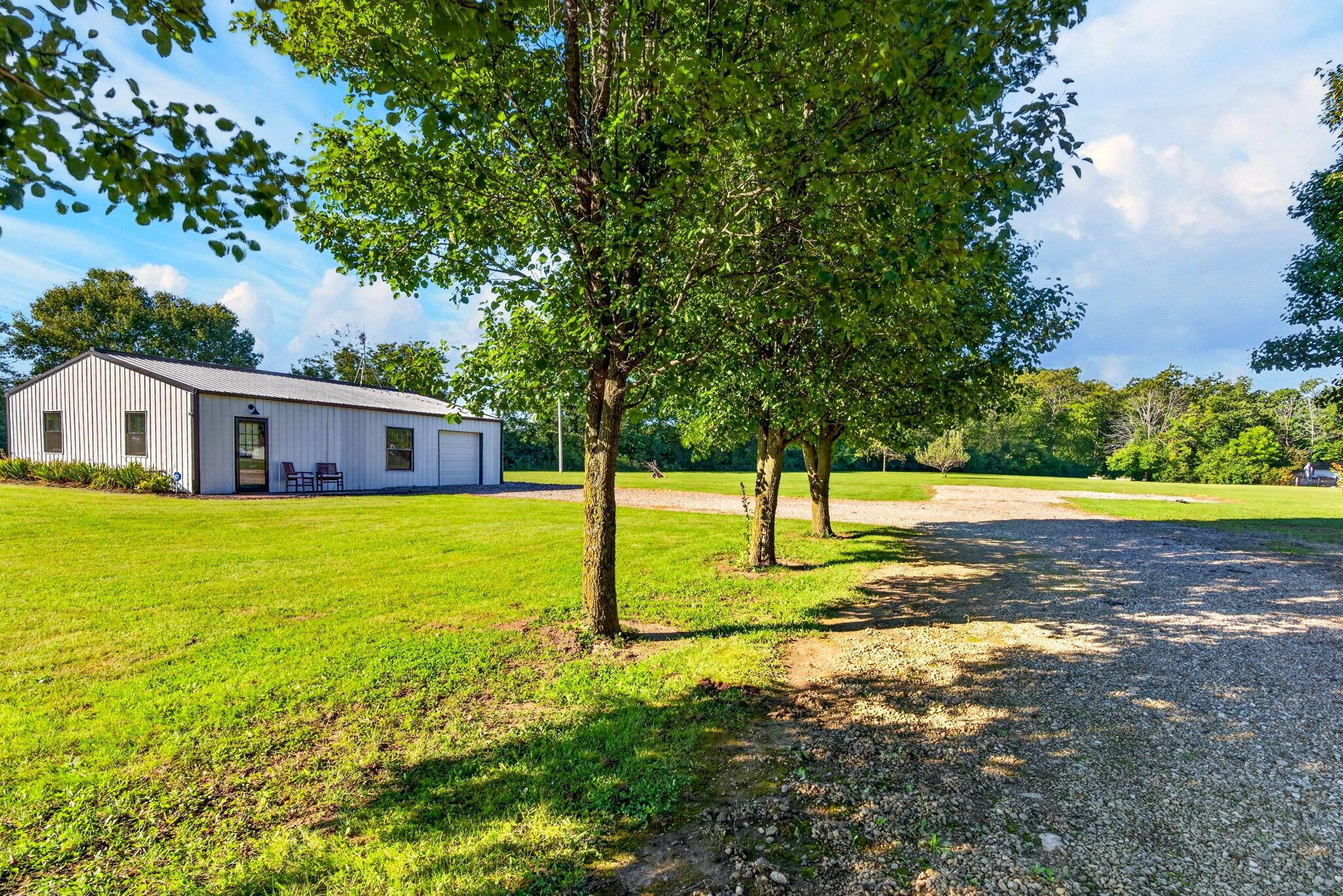 21093 Five Points Pike Property Photo 1