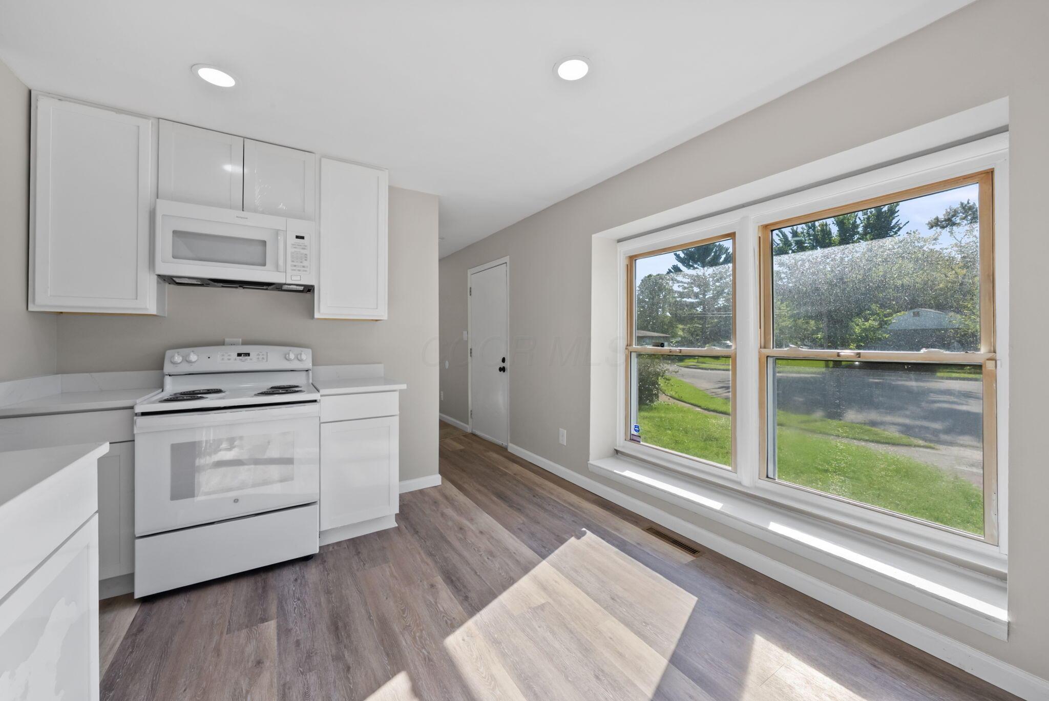 1576 Koebel Road Property Photo 4