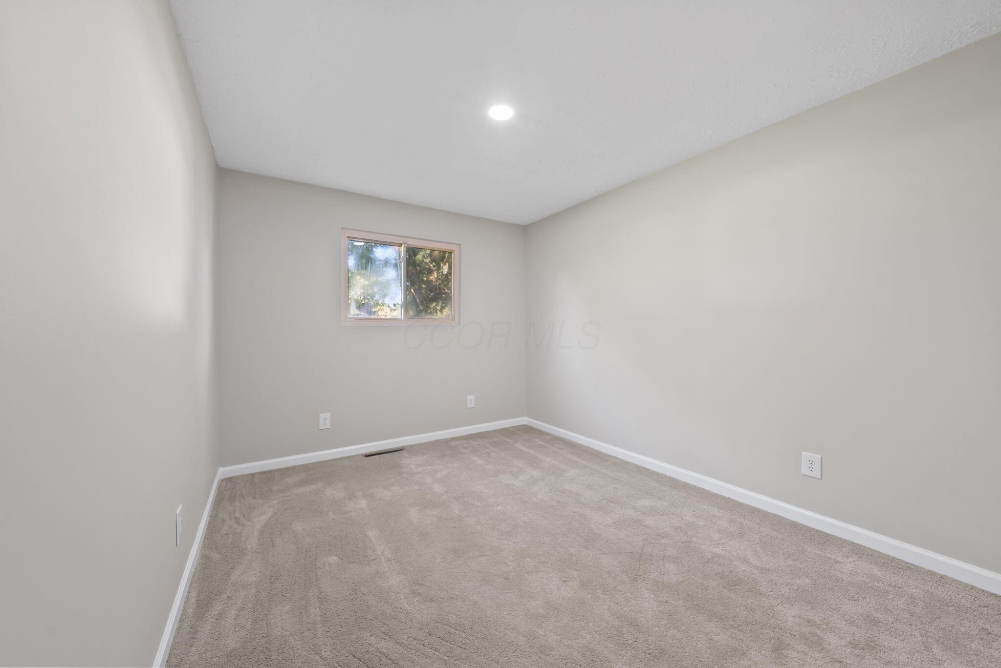 1576 Koebel Road Property Photo 11