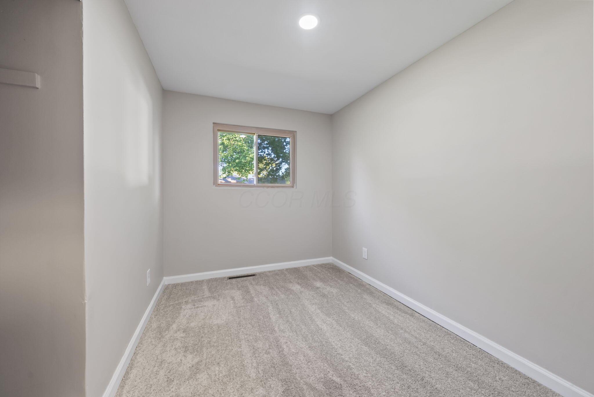 1576 Koebel Road Property Photo 20