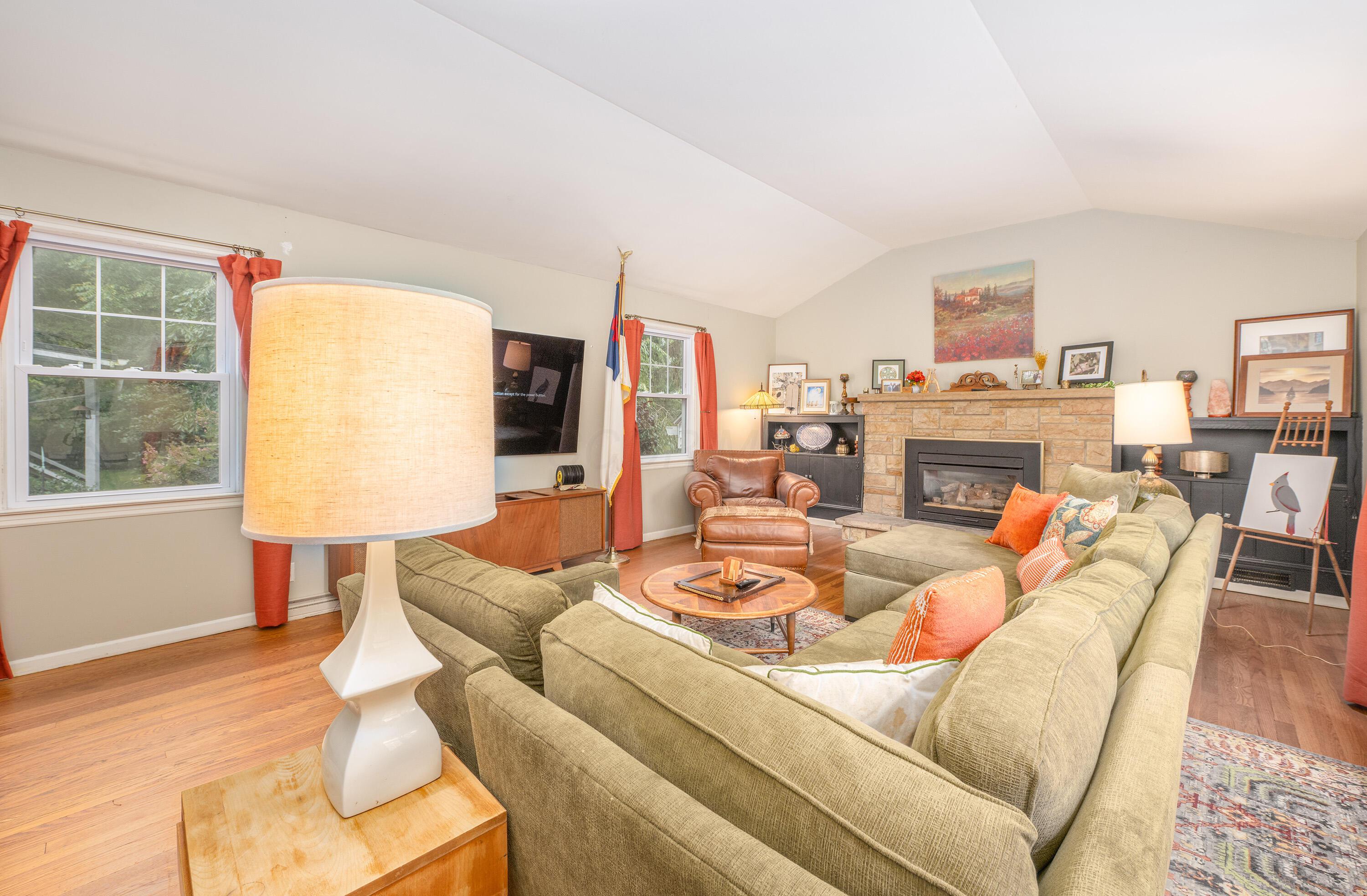 1100 E Vine Street Property Photo 7