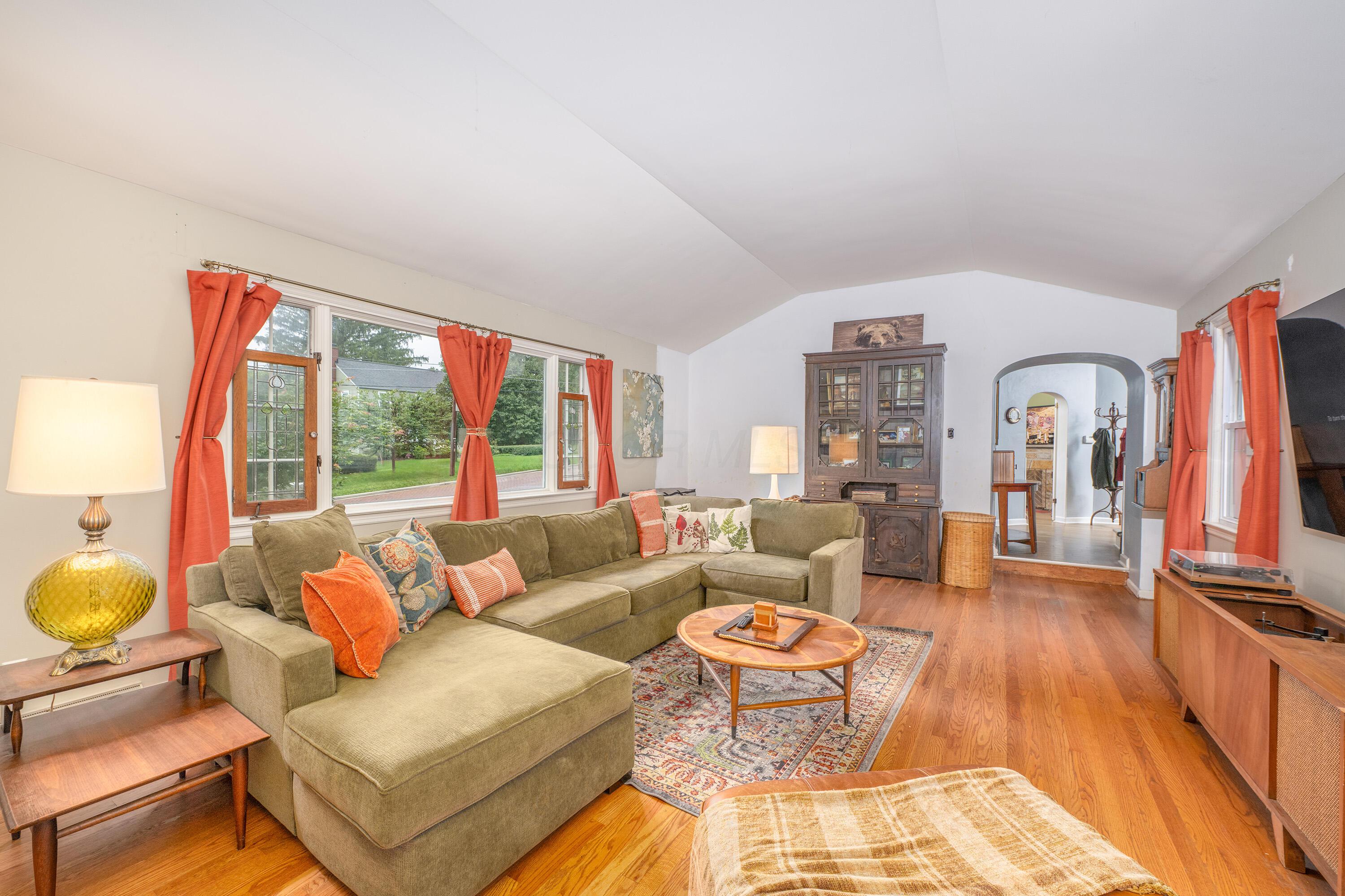 1100 E Vine Street Property Photo 8