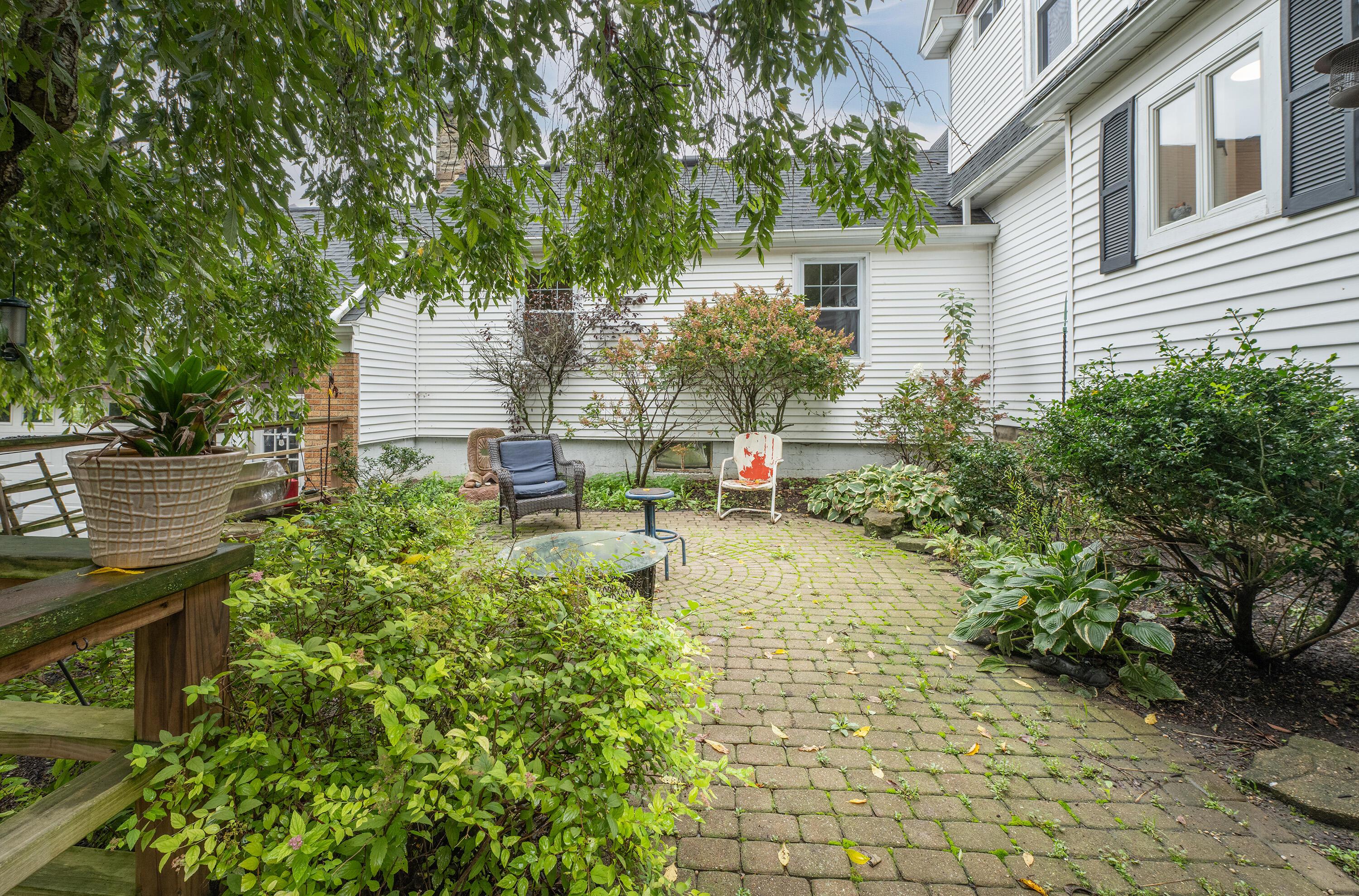 1100 E Vine Street Property Photo 28