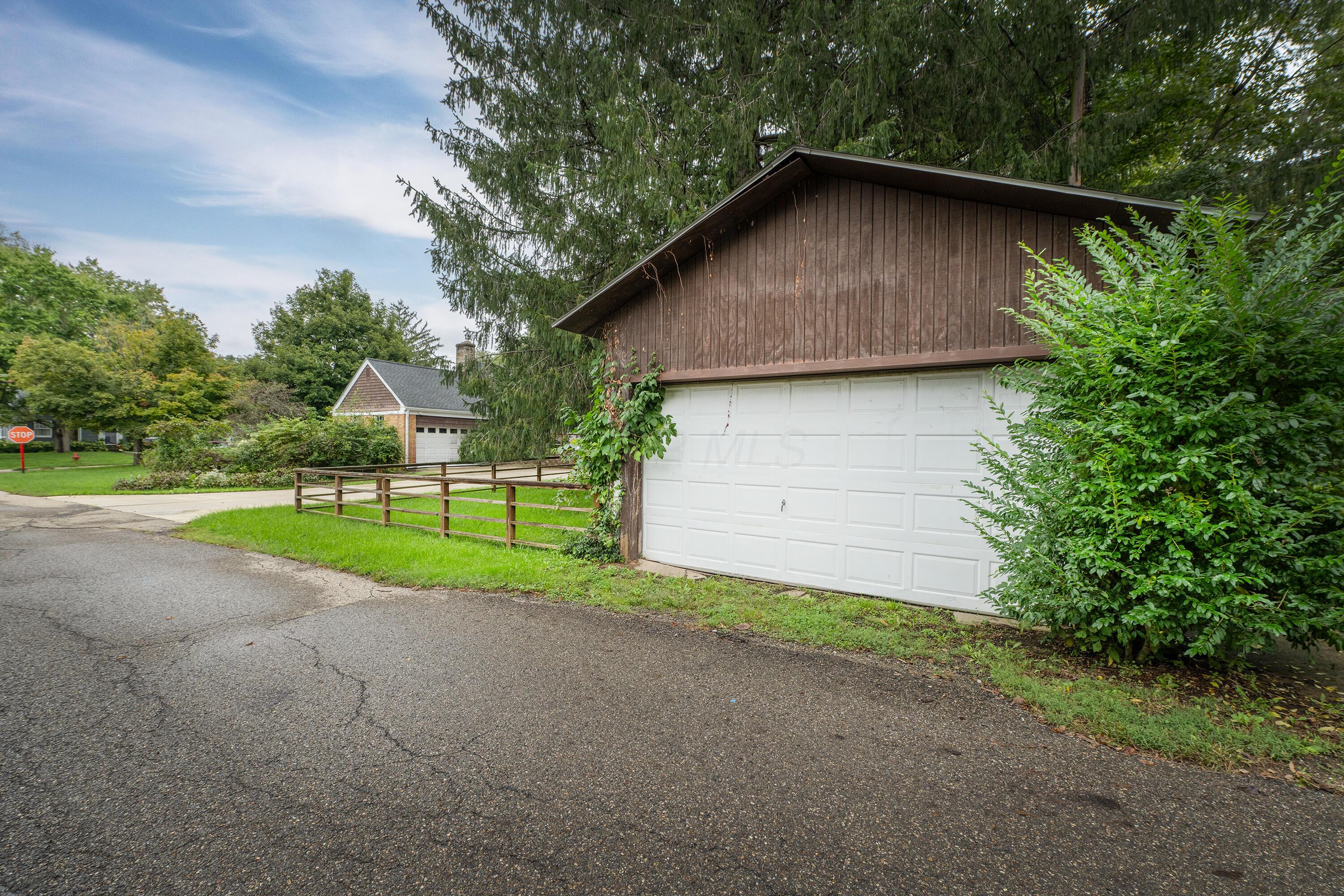 1100 E Vine Street Property Photo 29