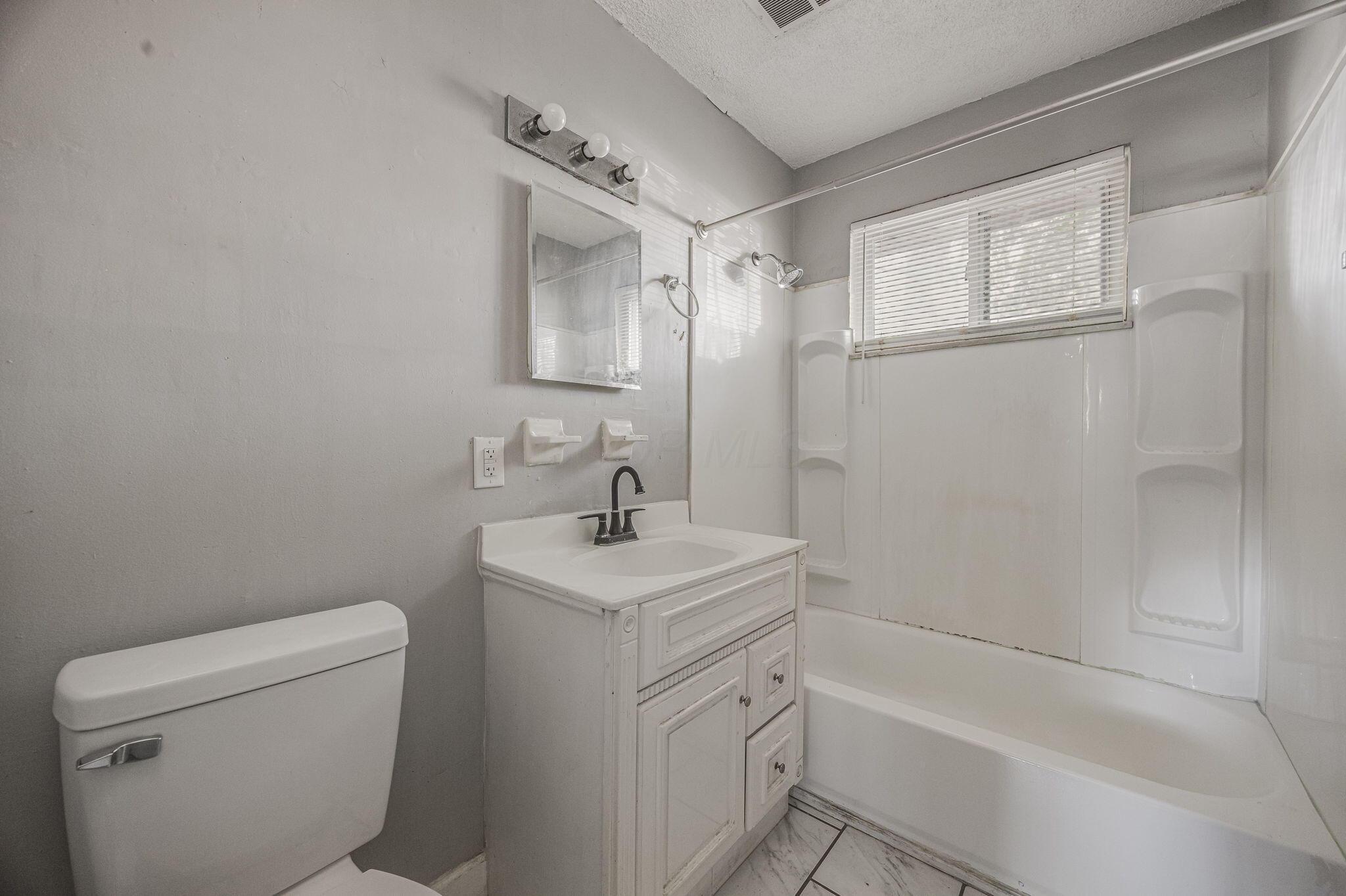 920 Ferndale Place Property Photo 11