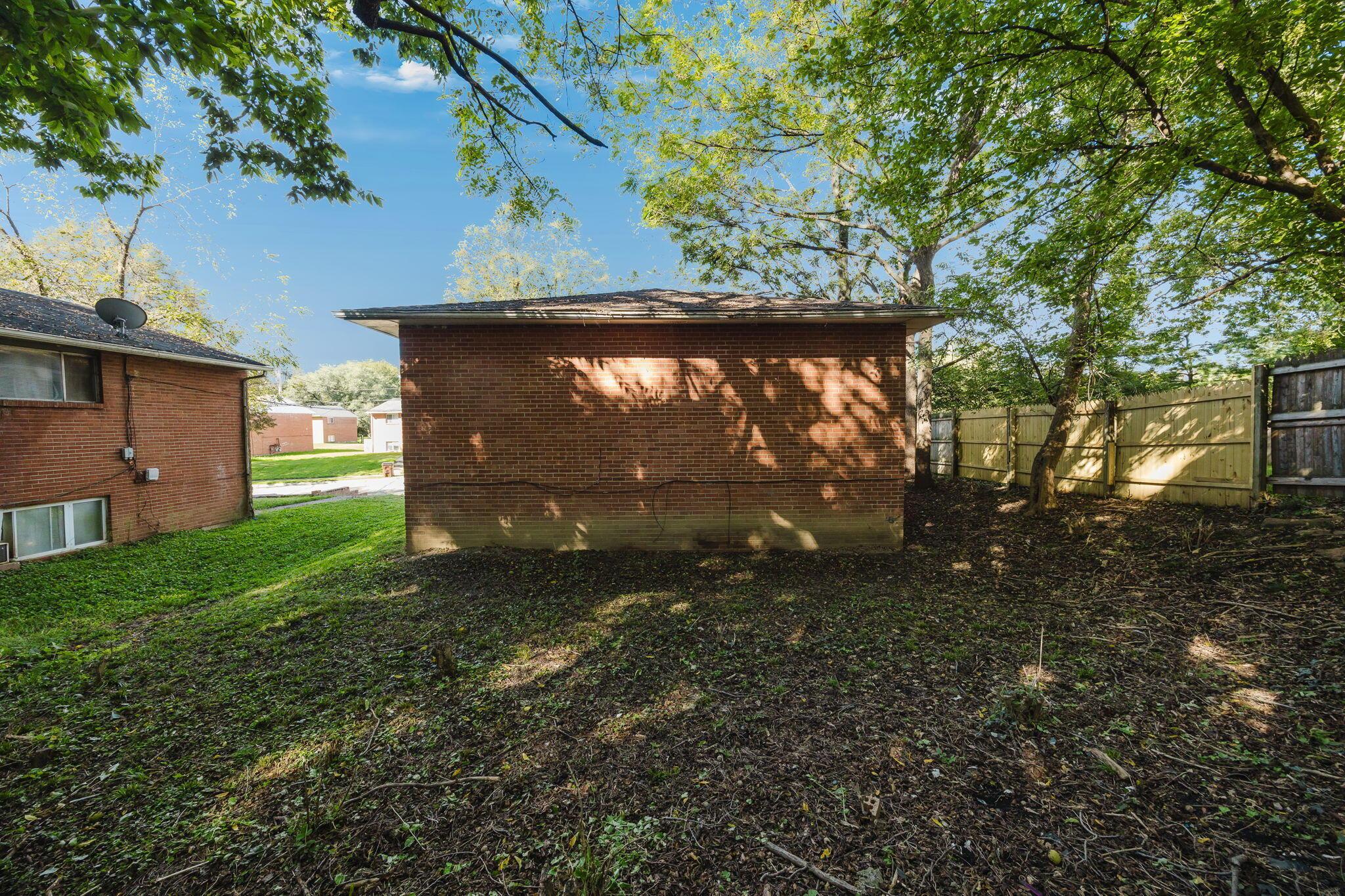 920 Ferndale Place Property Photo 18
