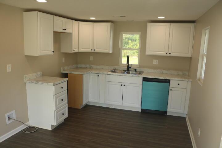 6 Yoakum Drive Property Photo 3