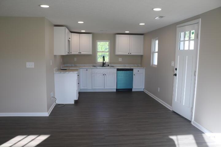 6 Yoakum Drive Property Photo 4