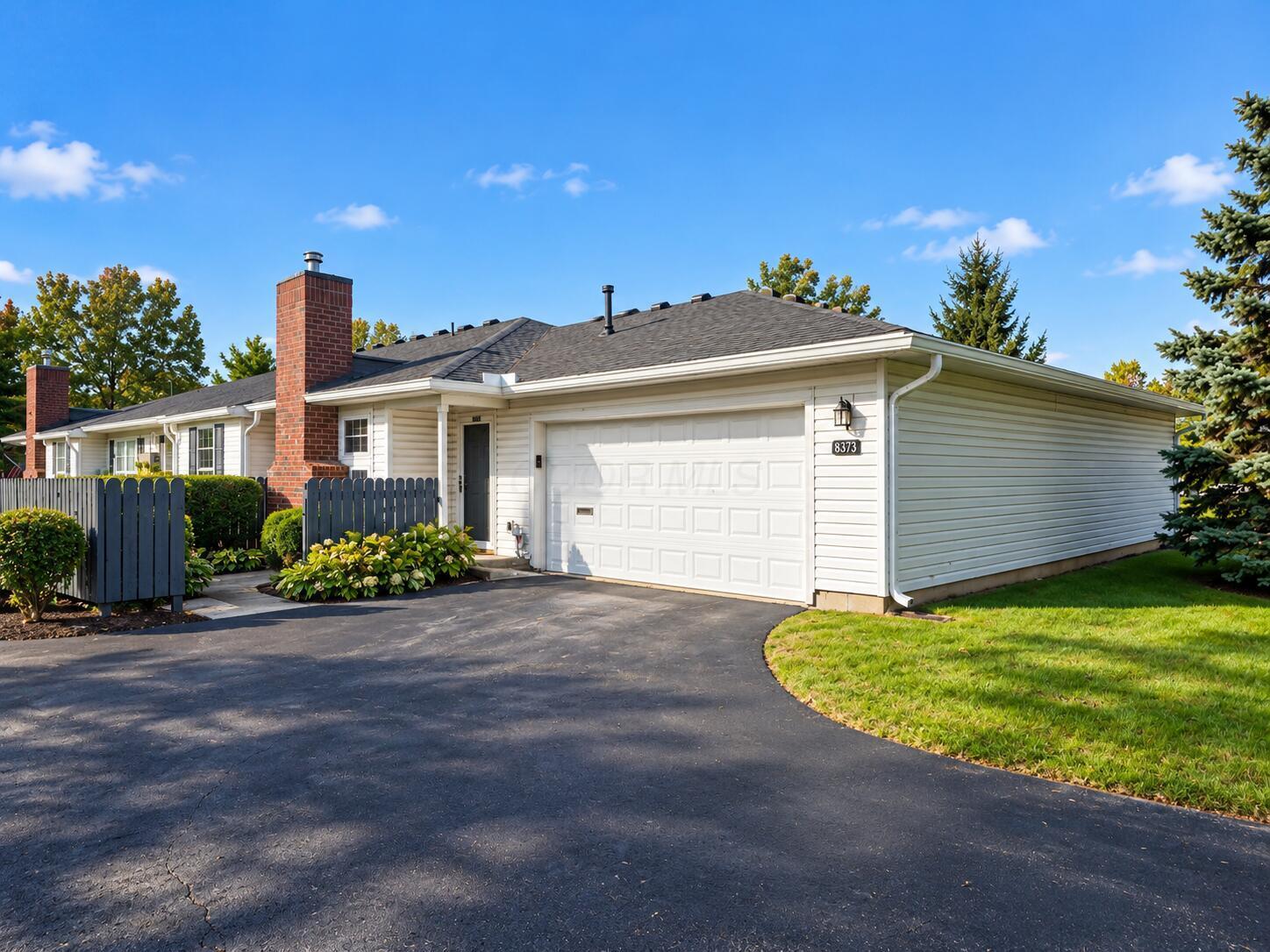 8373 Greyhawk Circle Property Photo 1