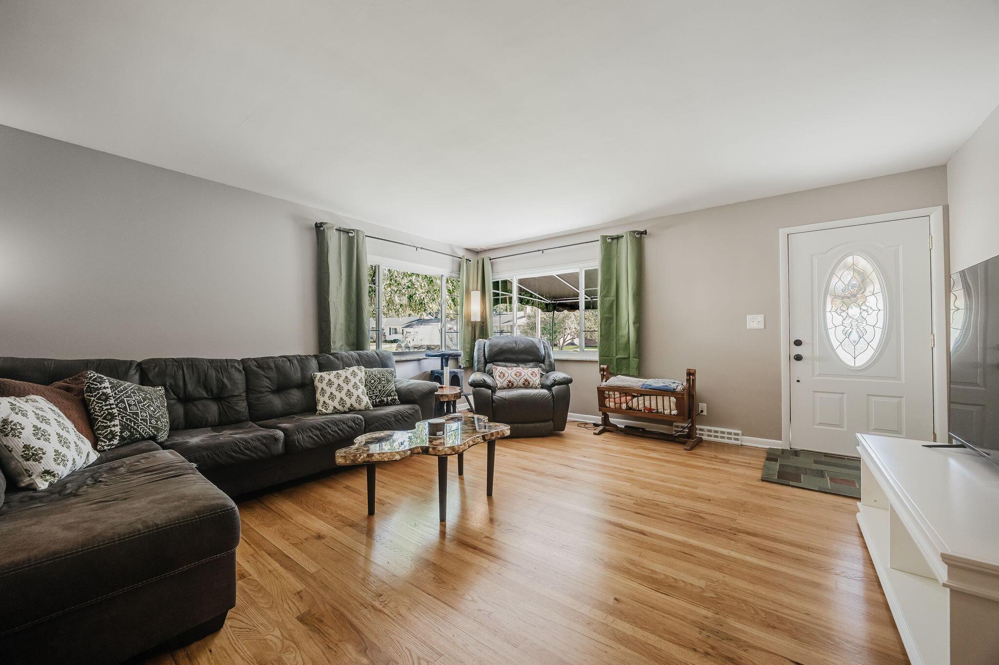 129 Kanawha Road Property Photo 11