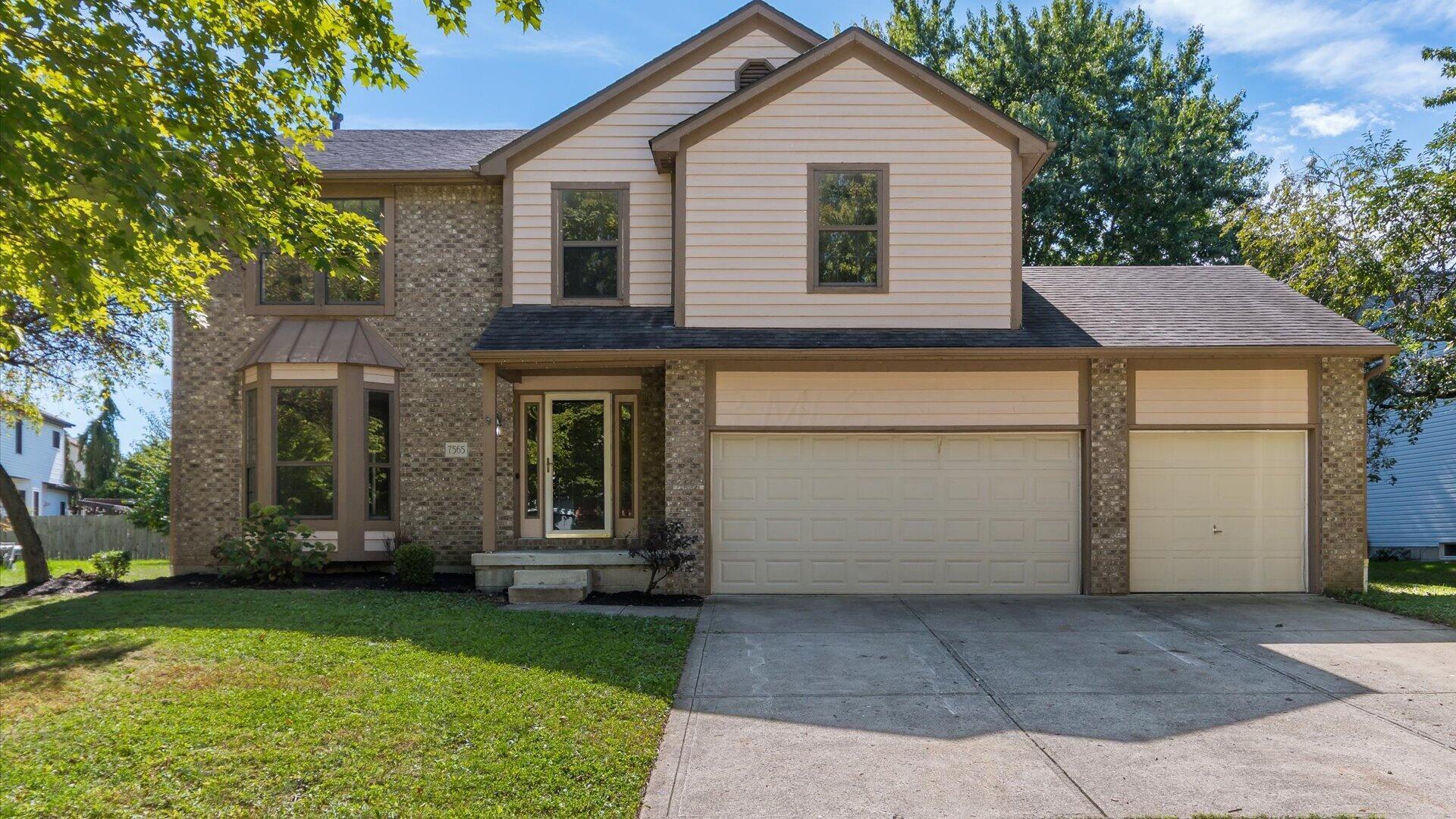 7565 Creekbend Drive Property Photo 1