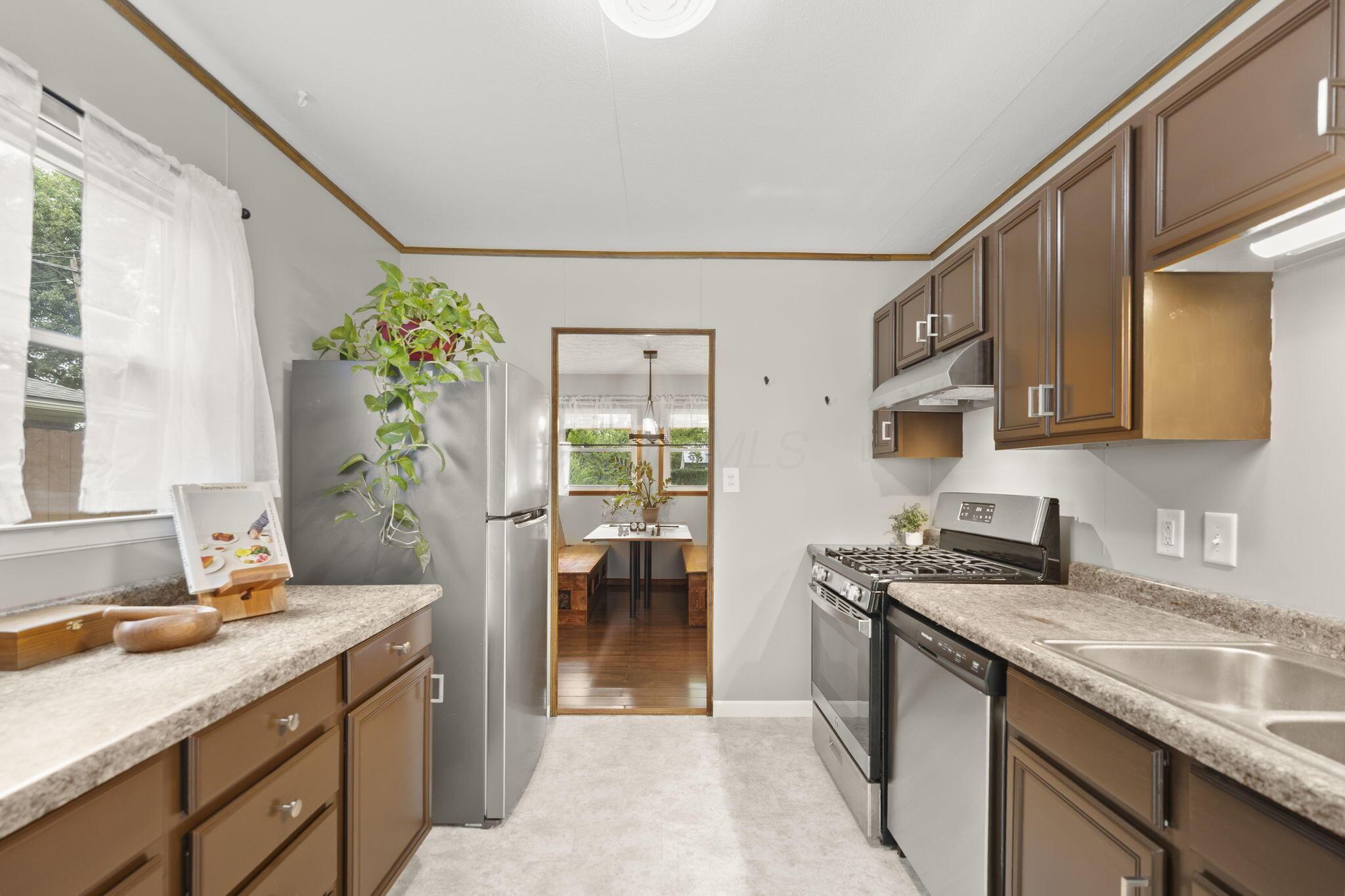 715 E Cooke Road Property Photo 11