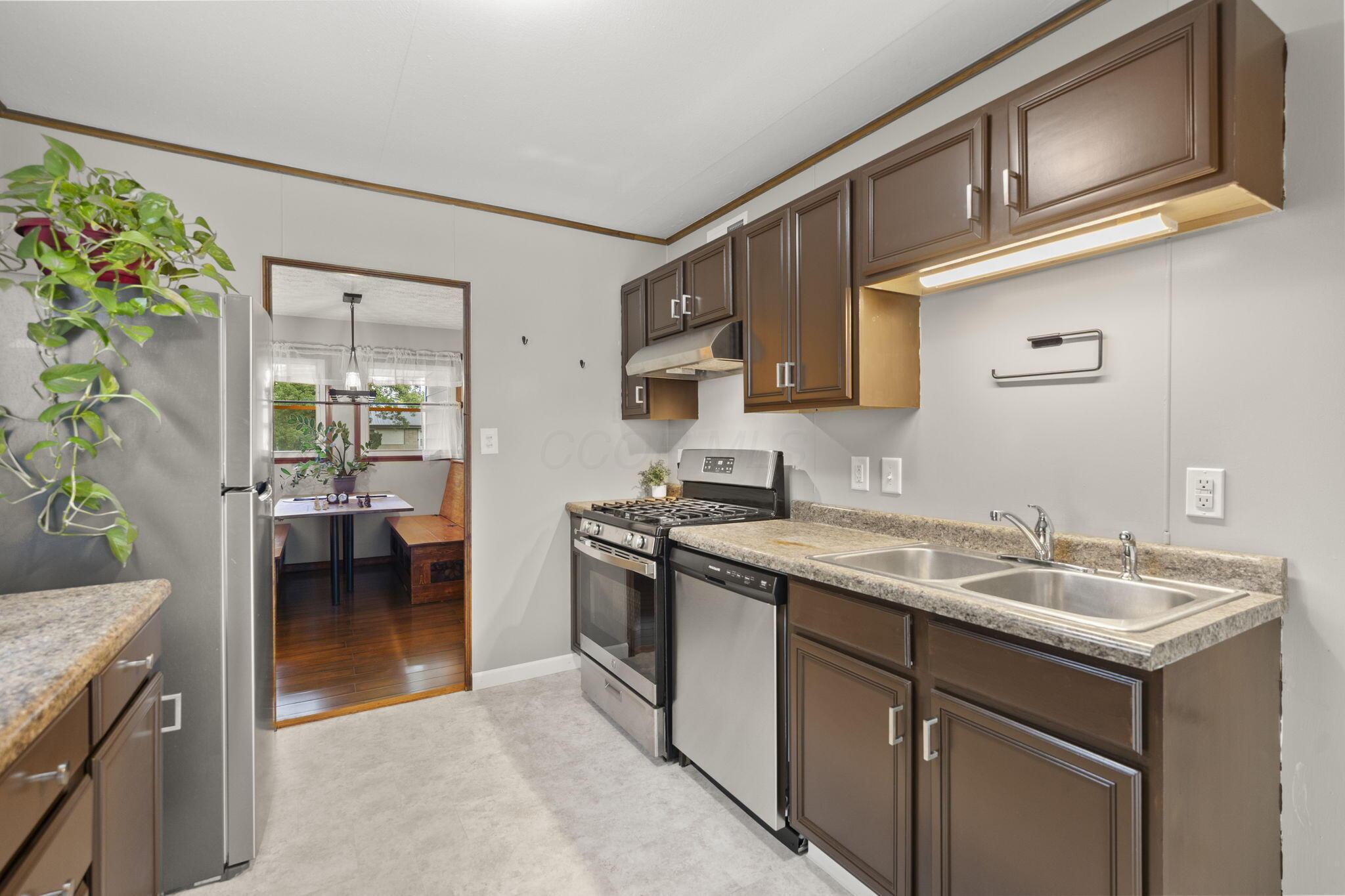 715 E Cooke Road Property Photo 12