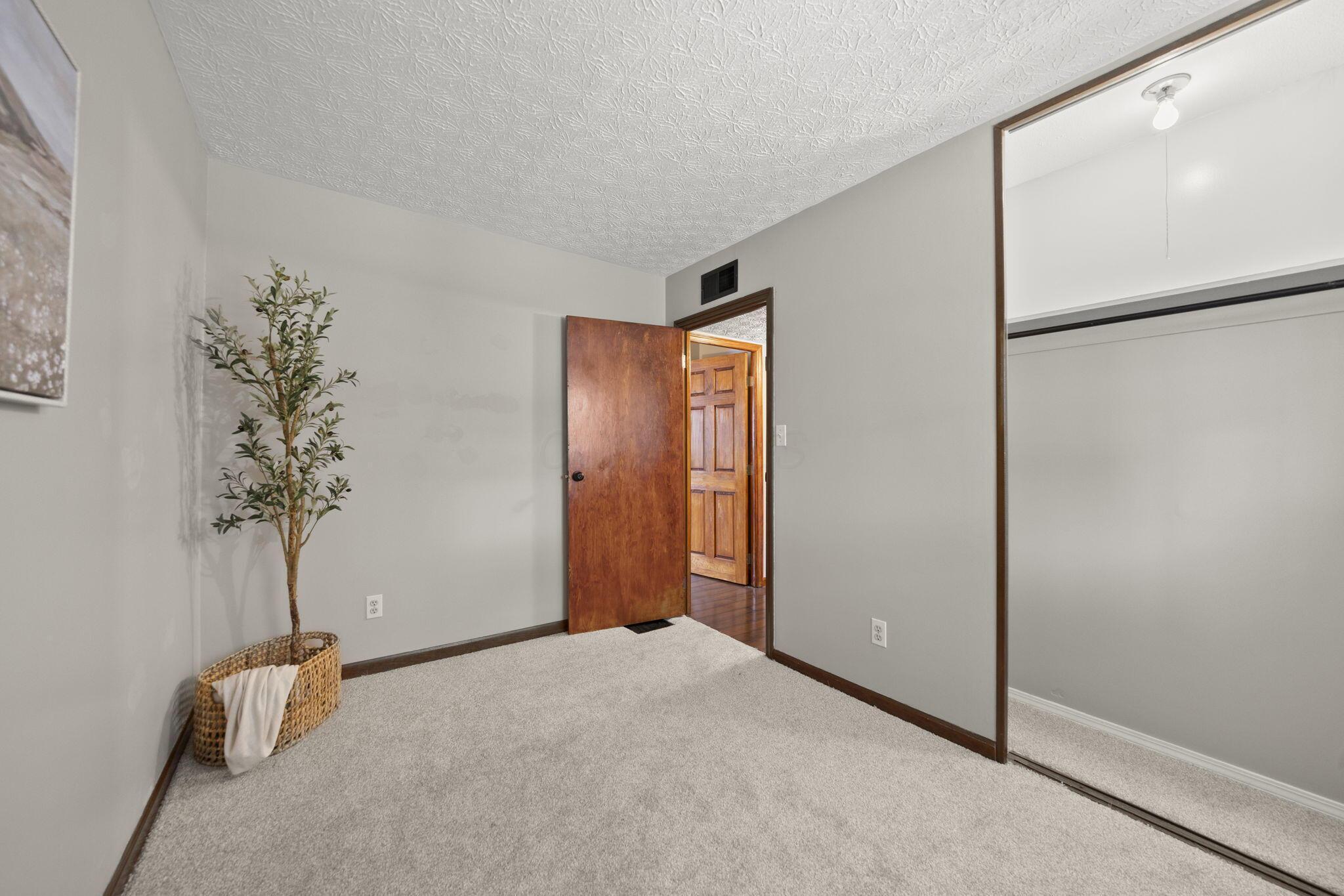 715 E Cooke Road Property Photo 24