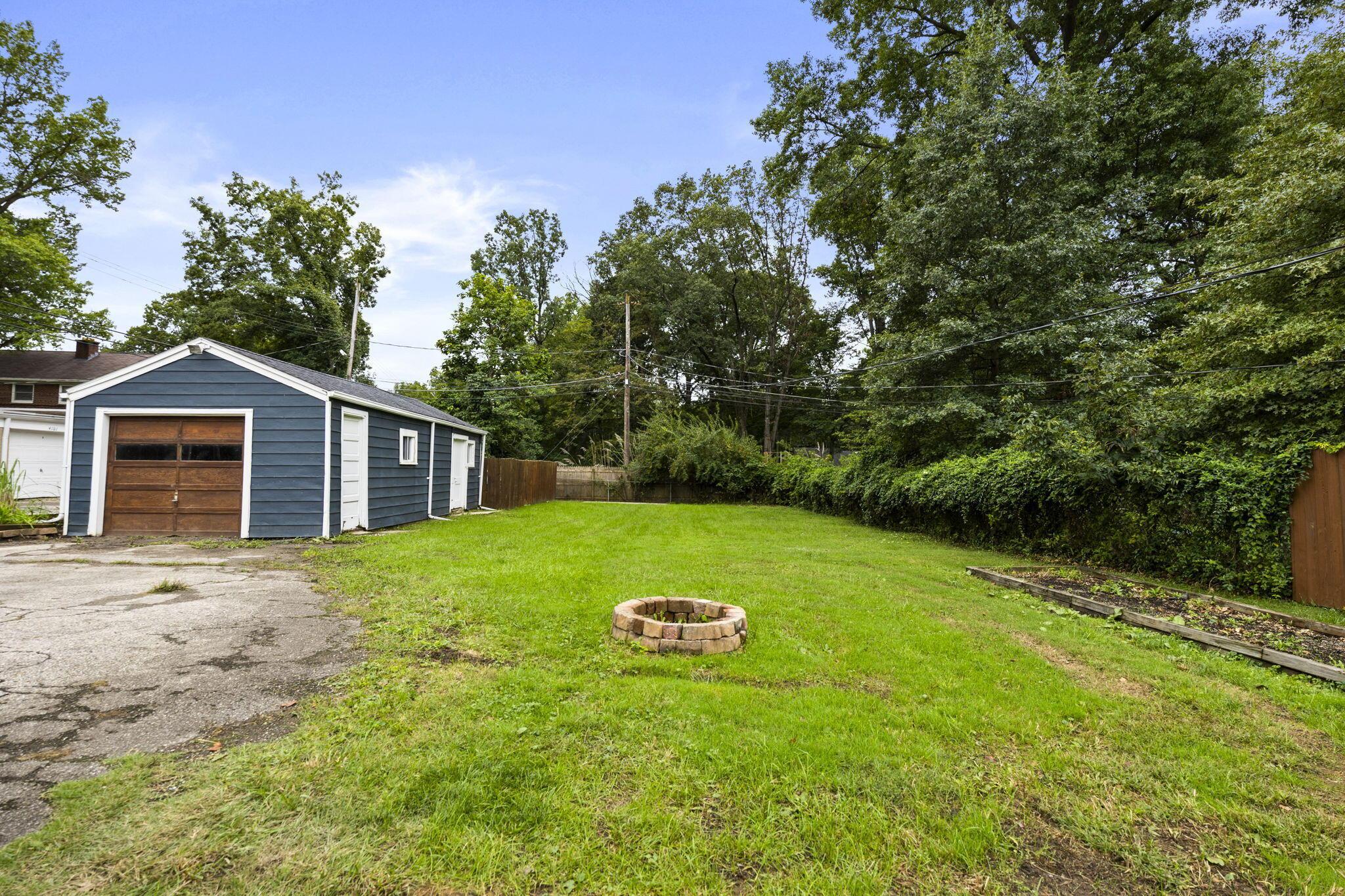 715 E Cooke Road Property Photo 32