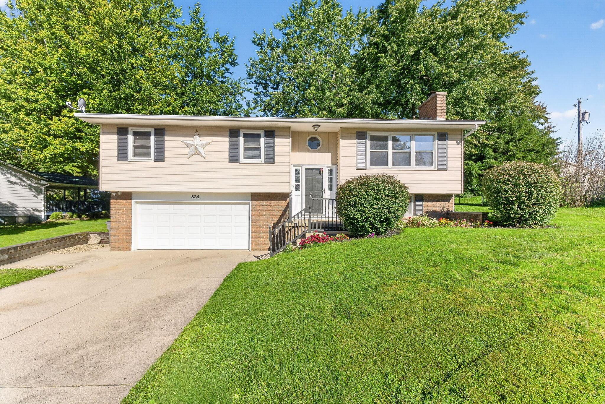 824 Ridgeview Drive Property Photo 2