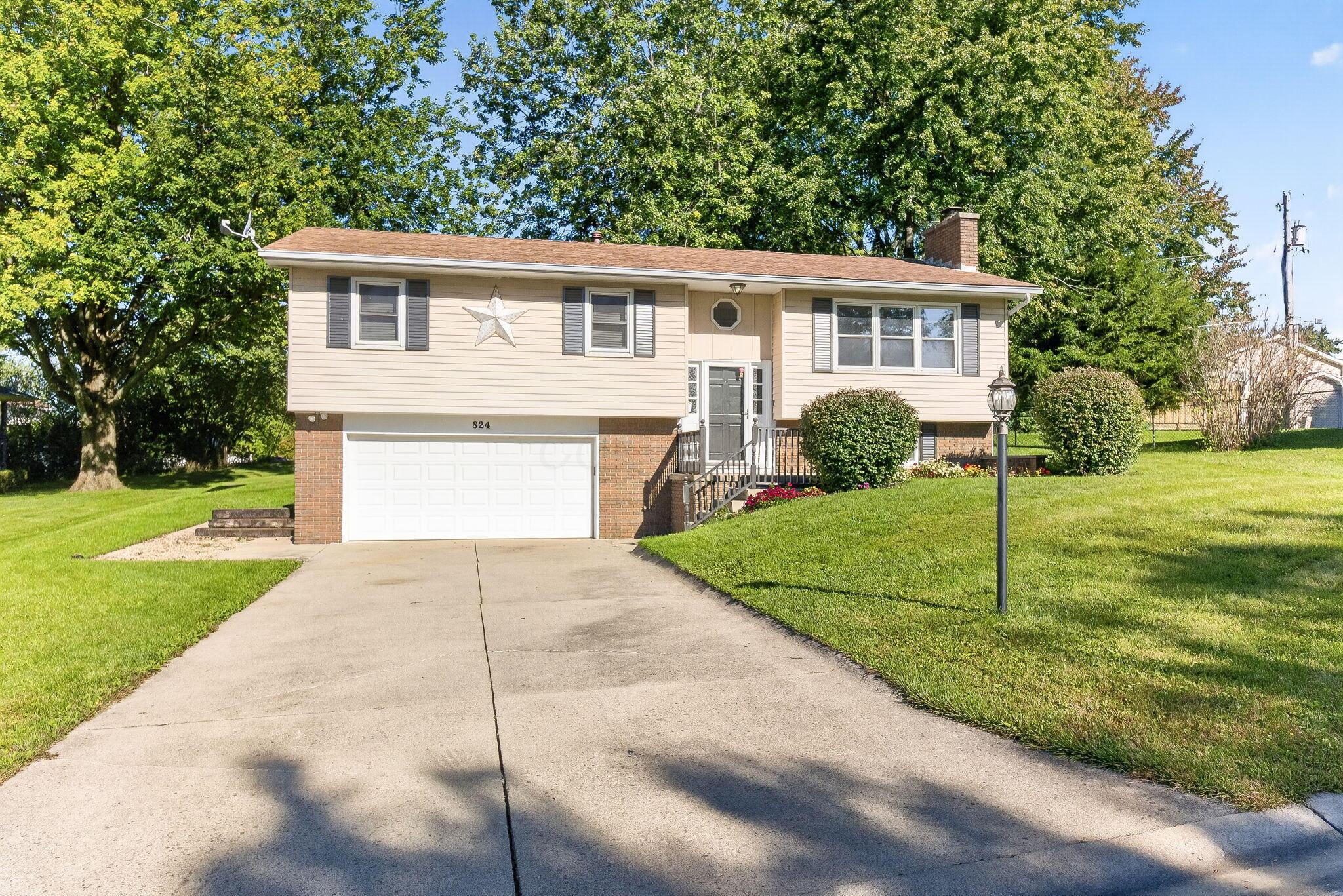 824 Ridgeview Drive Property Photo 3