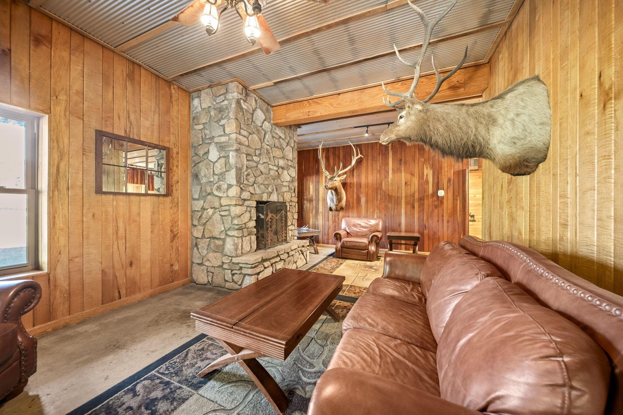 15909 Middlefork Road Property Photo 7
