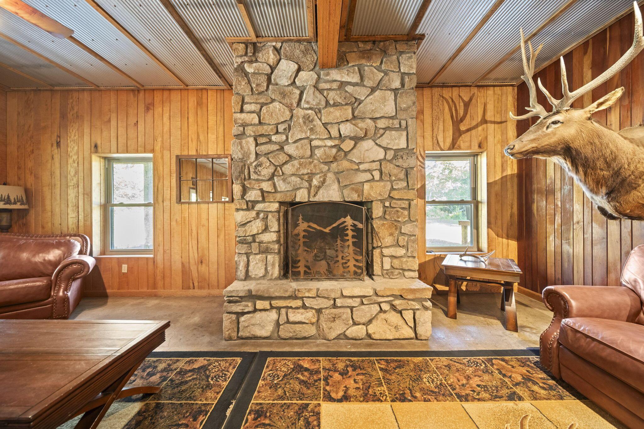 15909 Middlefork Road Property Photo 10