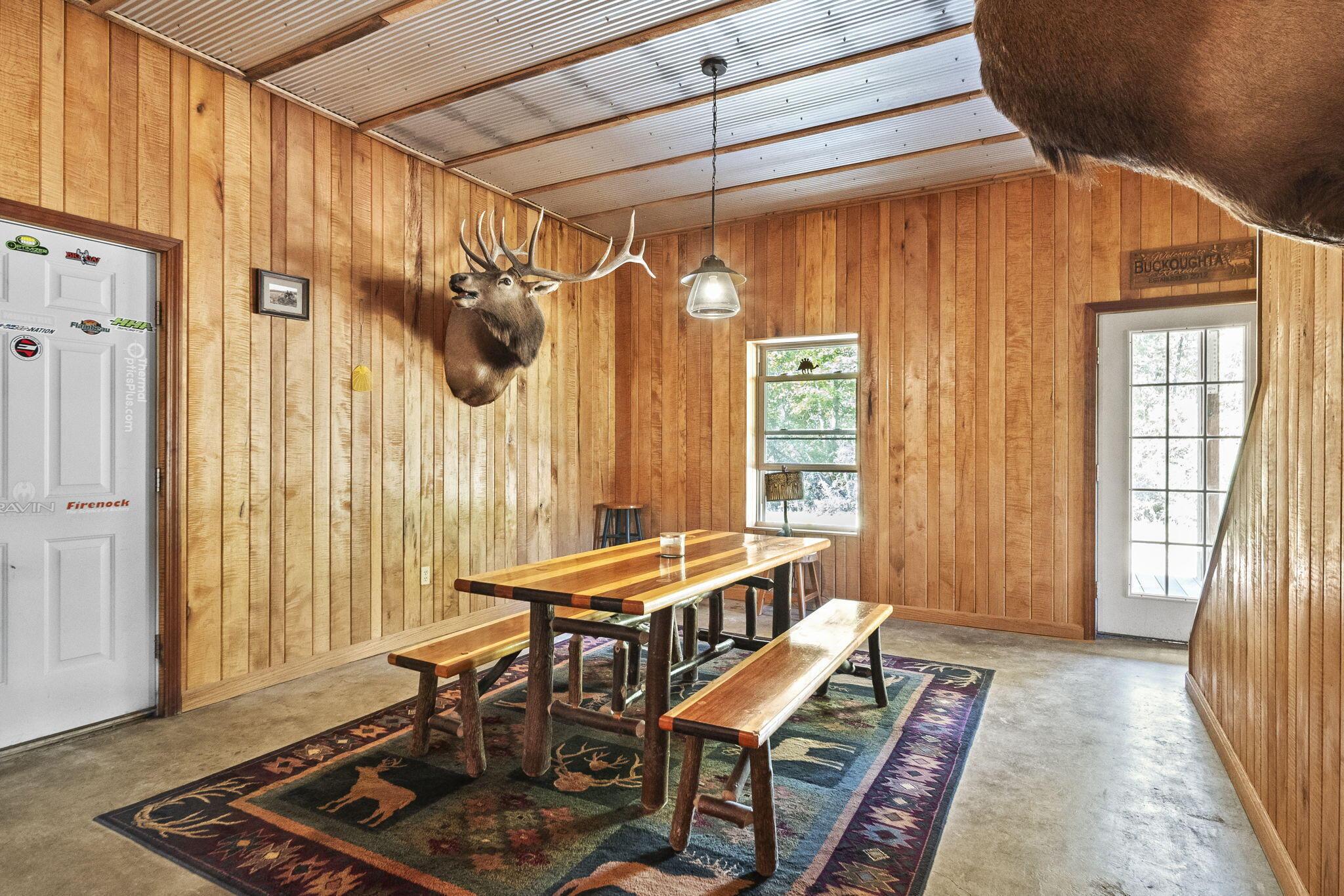 15909 Middlefork Road Property Photo 14