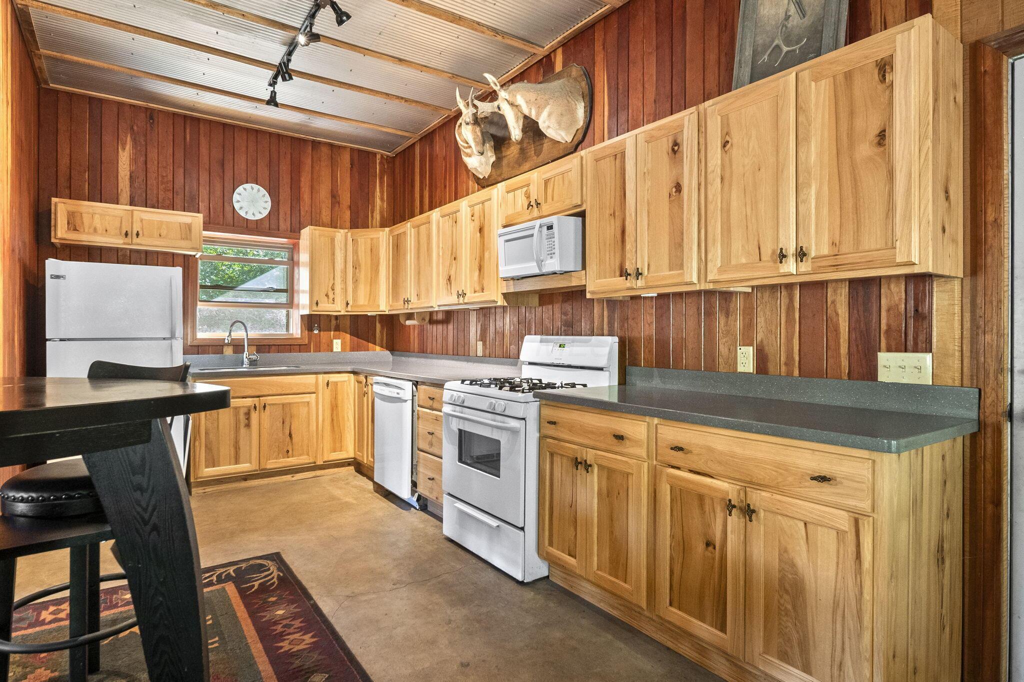 15909 Middlefork Road Property Photo 16