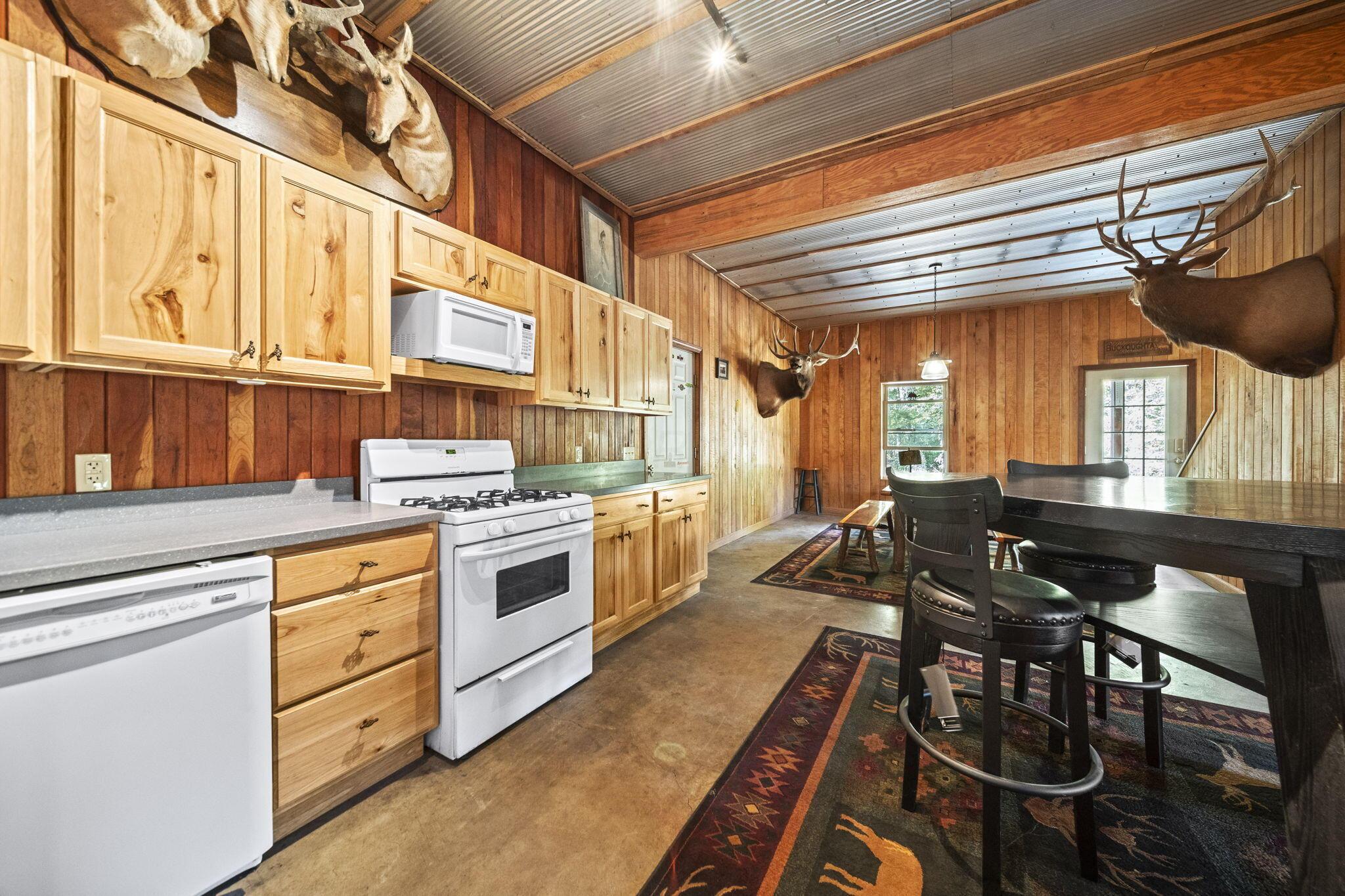 15909 Middlefork Road Property Photo 17