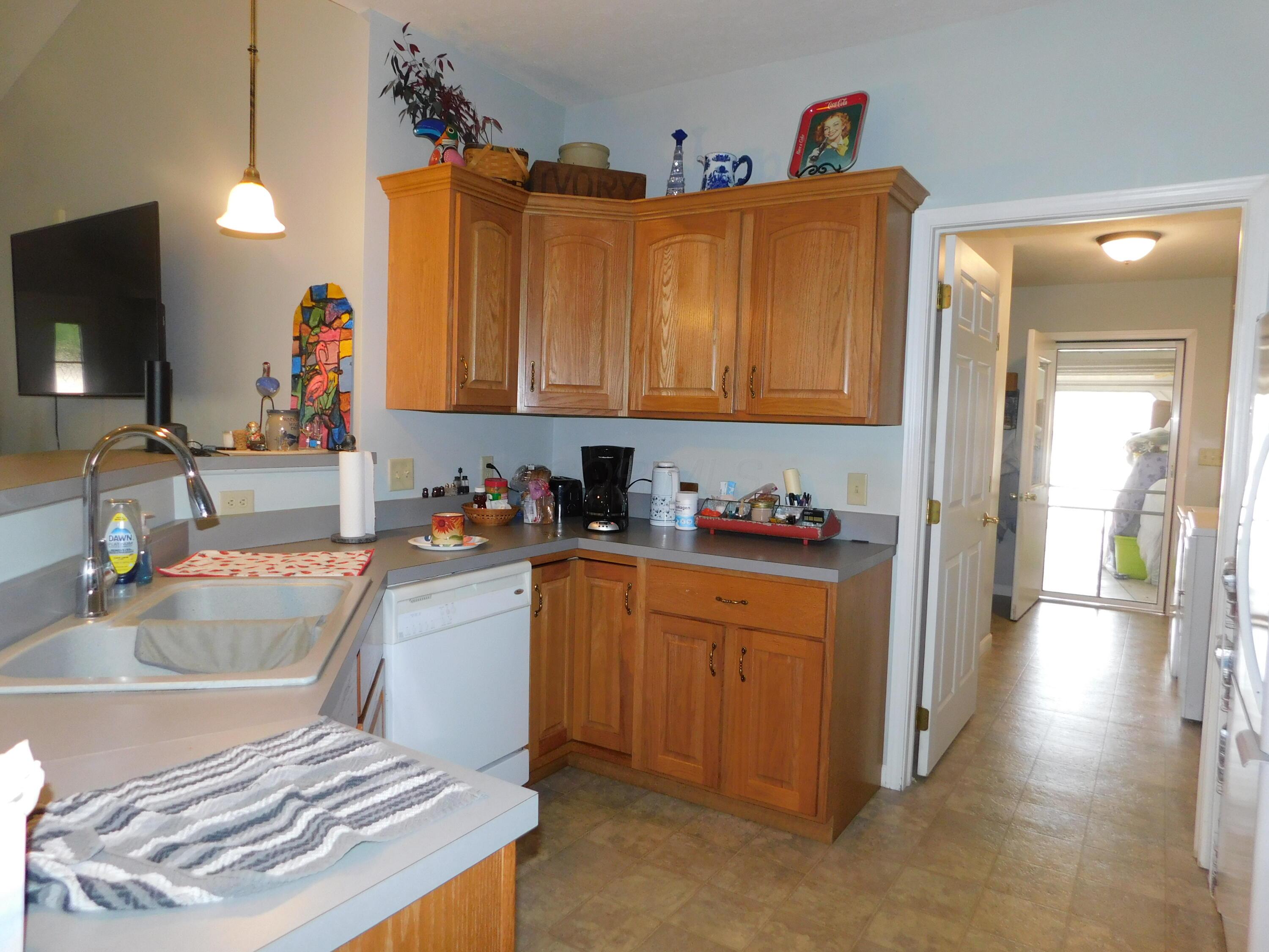 537 Edgehill Circle Property Photo 8