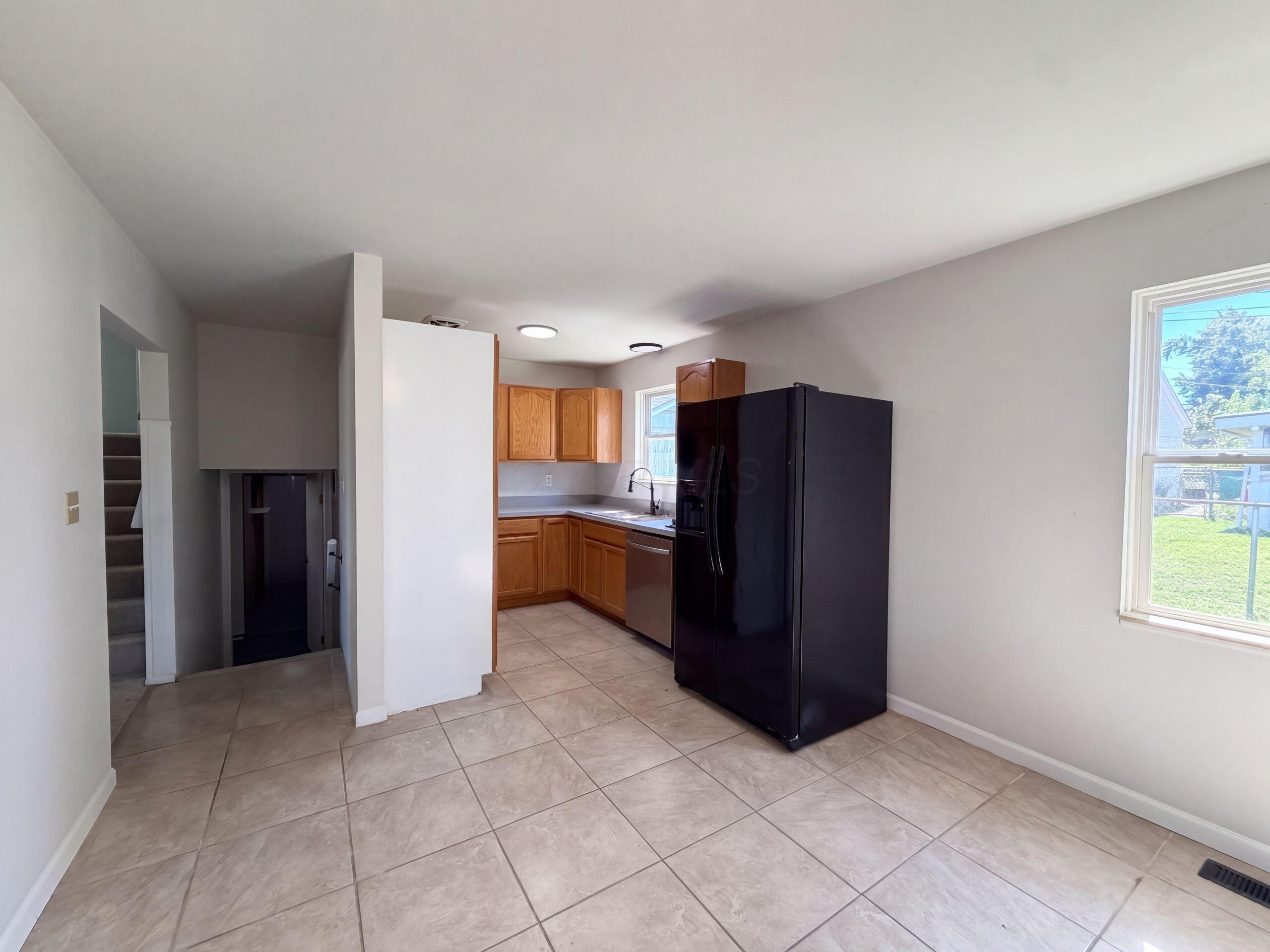 55 Fieldpoint Road Property Photo 6