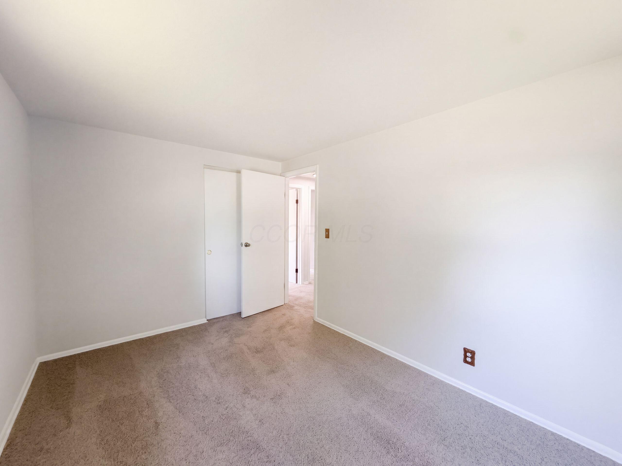 55 Fieldpoint Road Property Photo 15
