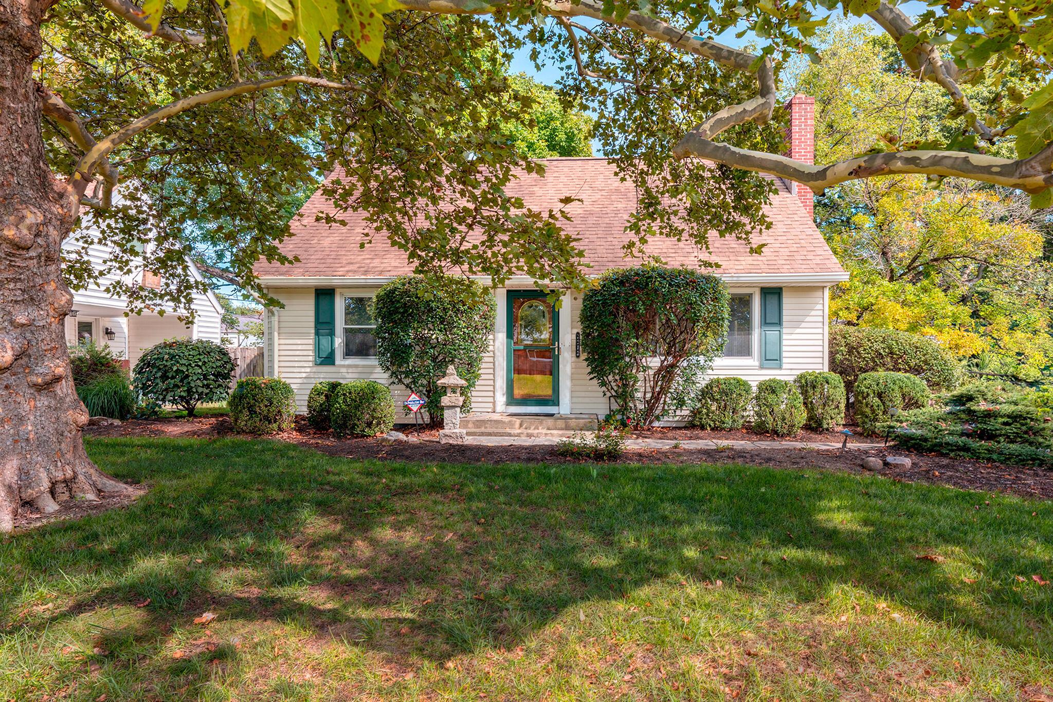 2212 Woodstock Road Property Photo 1