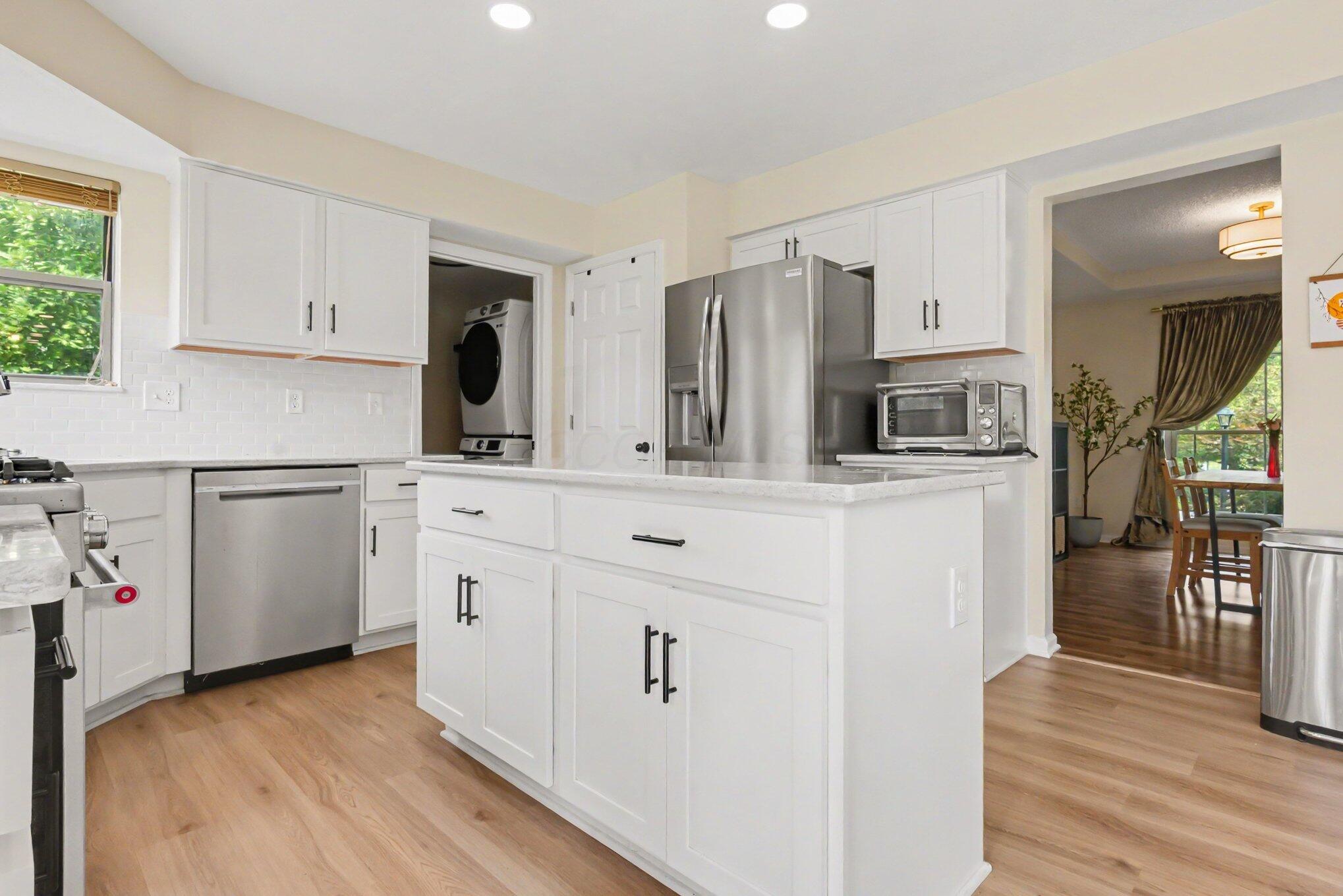 5651 Anglesea Drive Property Photo 8