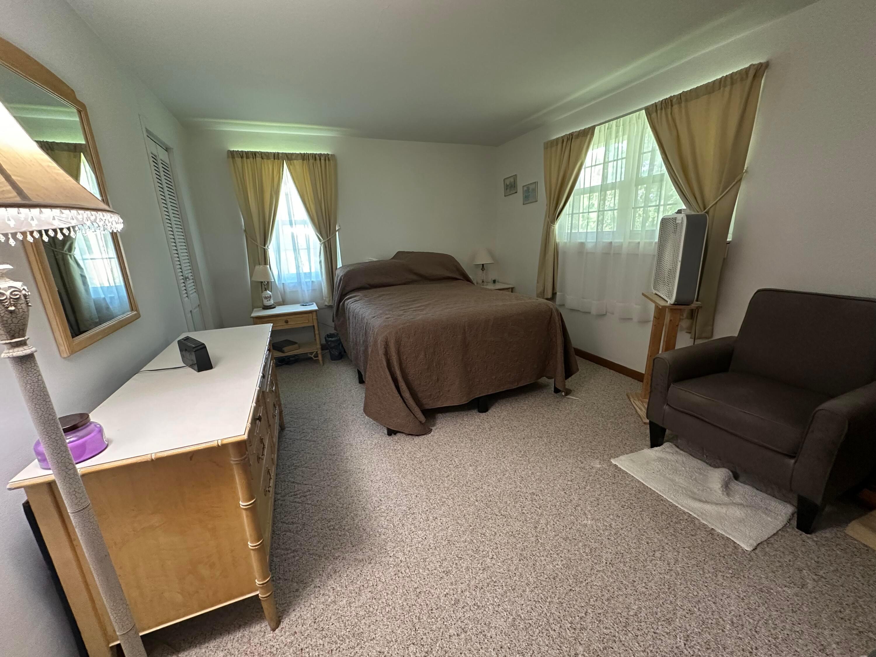 340 S Napoleon Road Property Photo 12