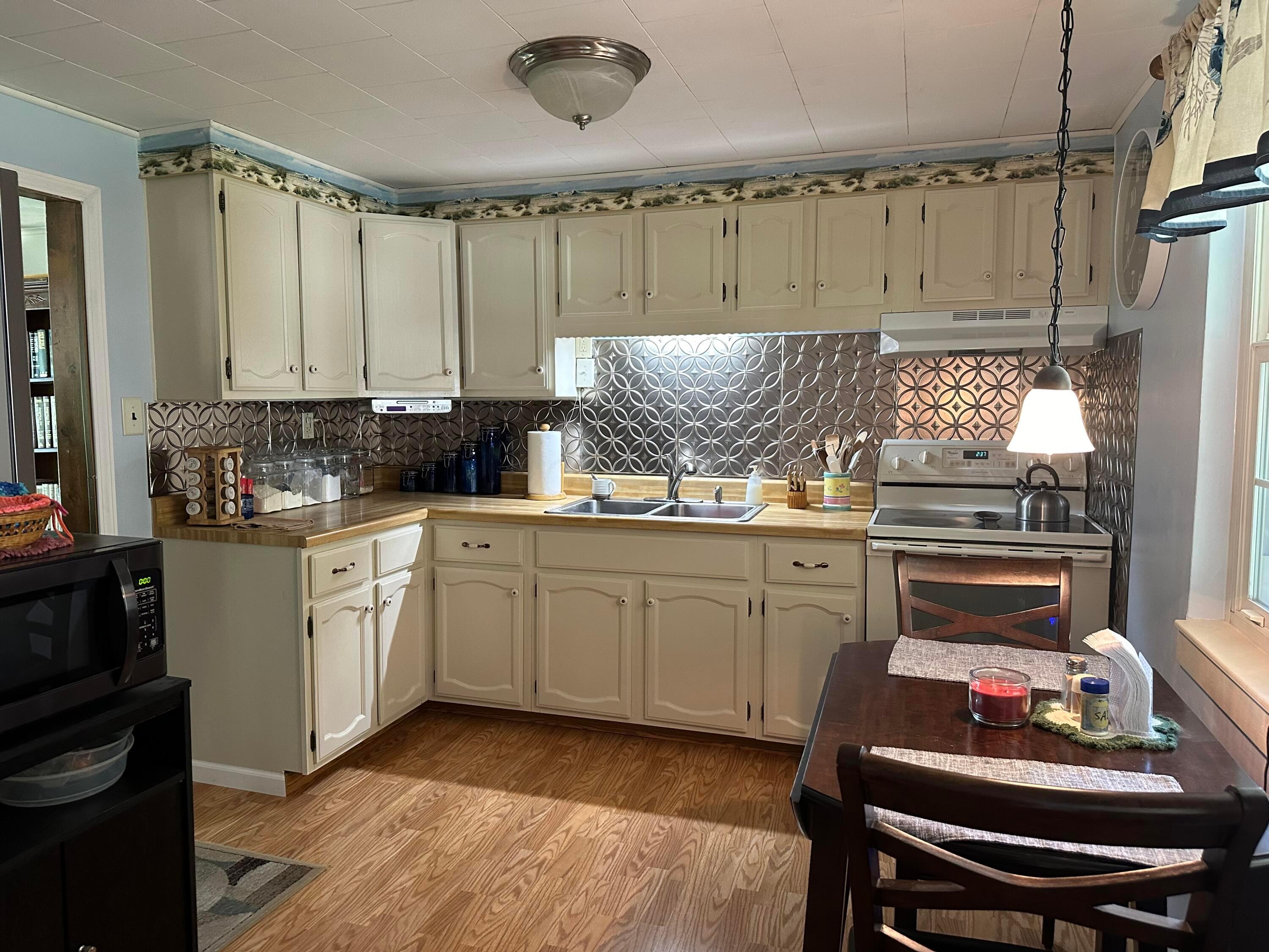 340 S Napoleon Road Property Photo 16
