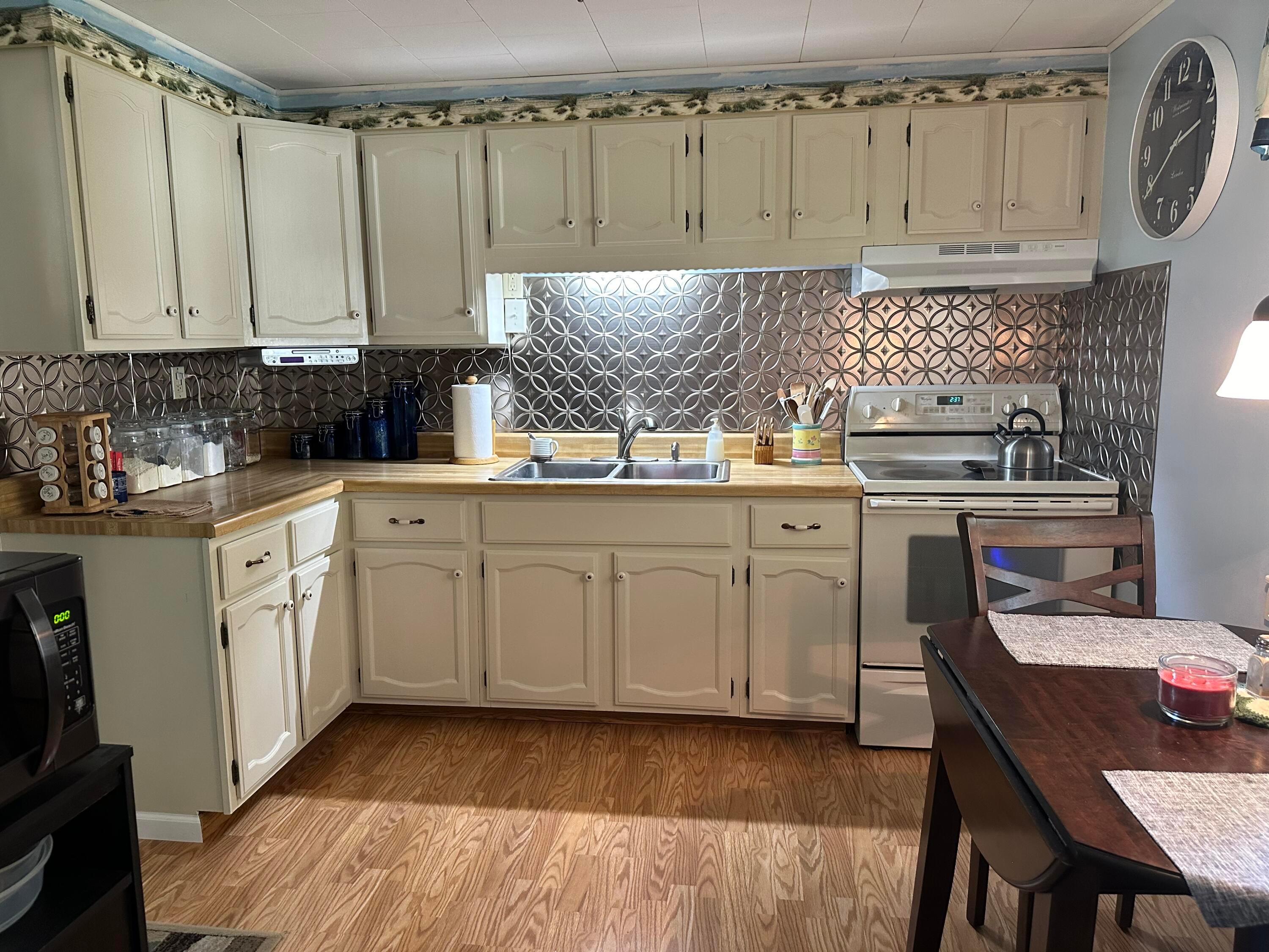 340 S Napoleon Road Property Photo 18