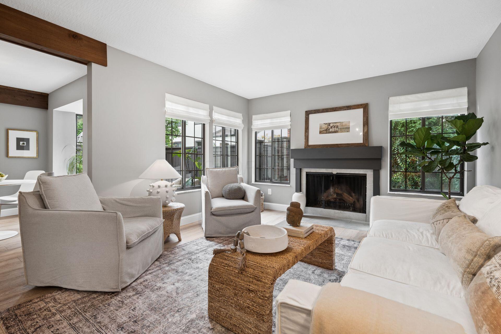 204 Saint Jacques Street, 23B