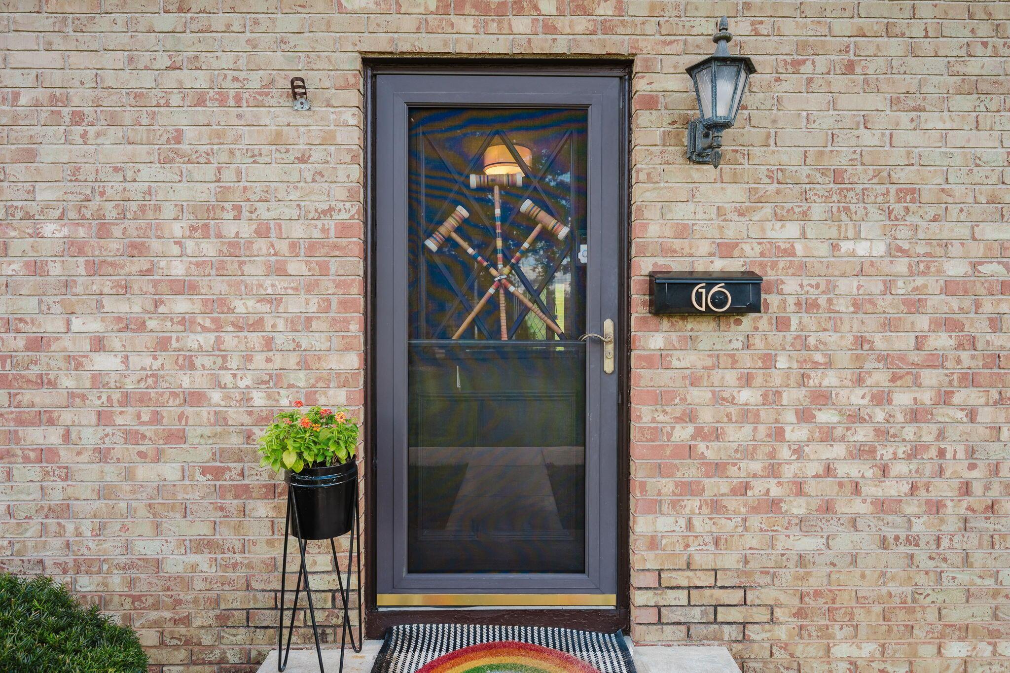 625 Country Club, G6