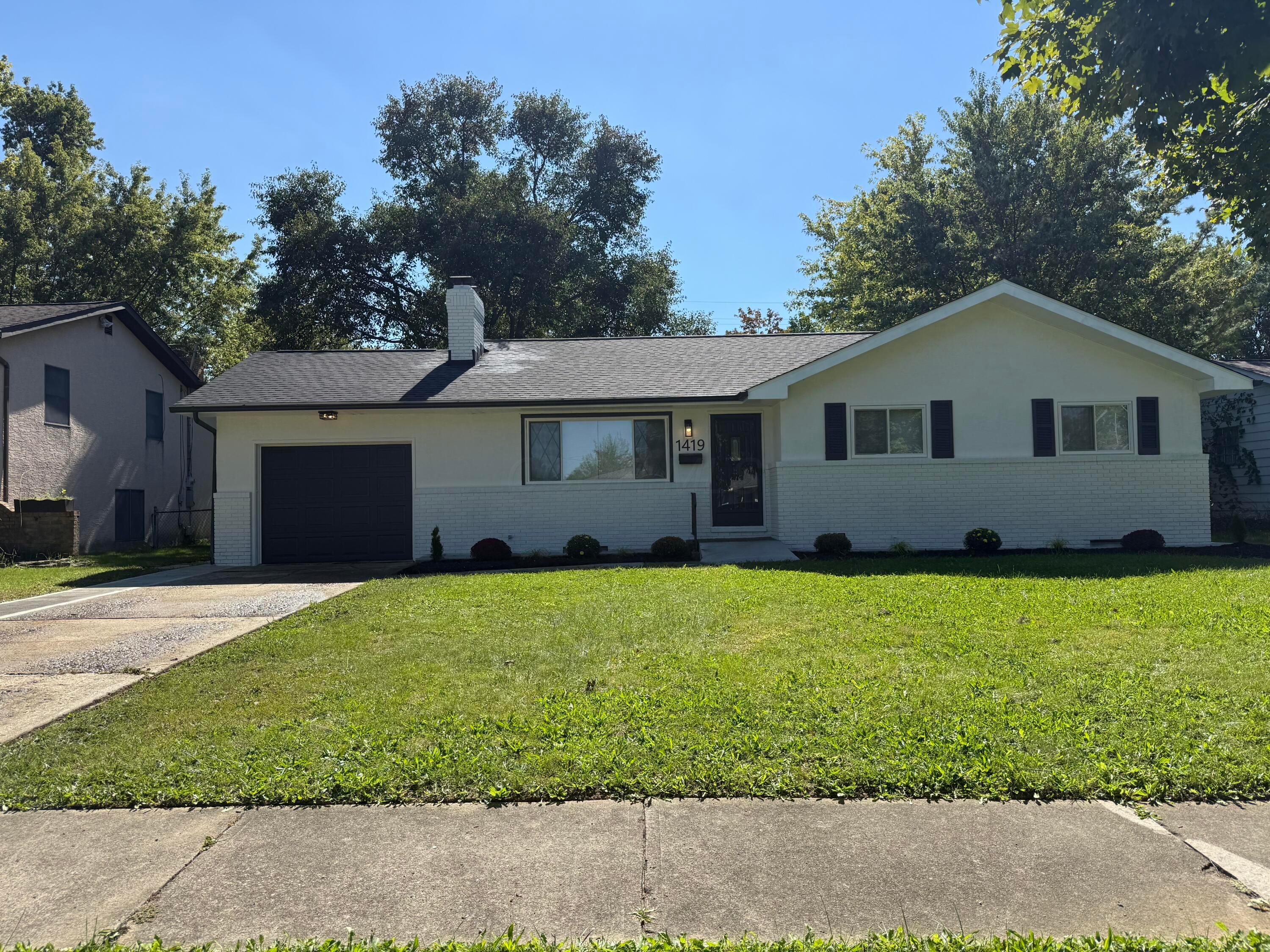 1419 Fahlander Drive S Property Photo 1