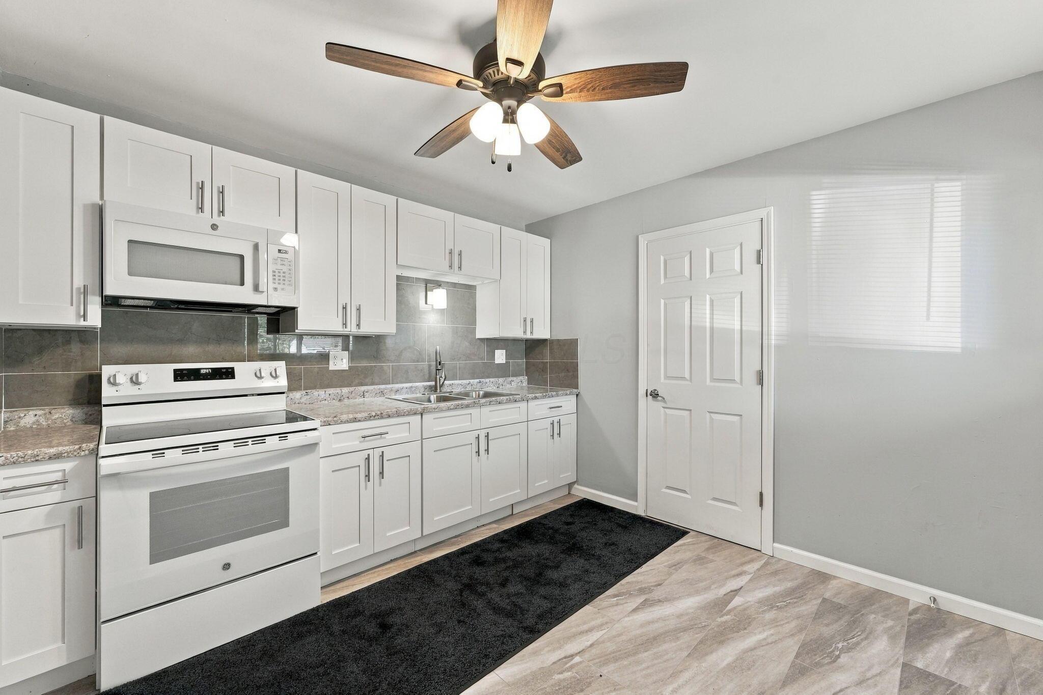3049 Durham Drive Property Photo 1