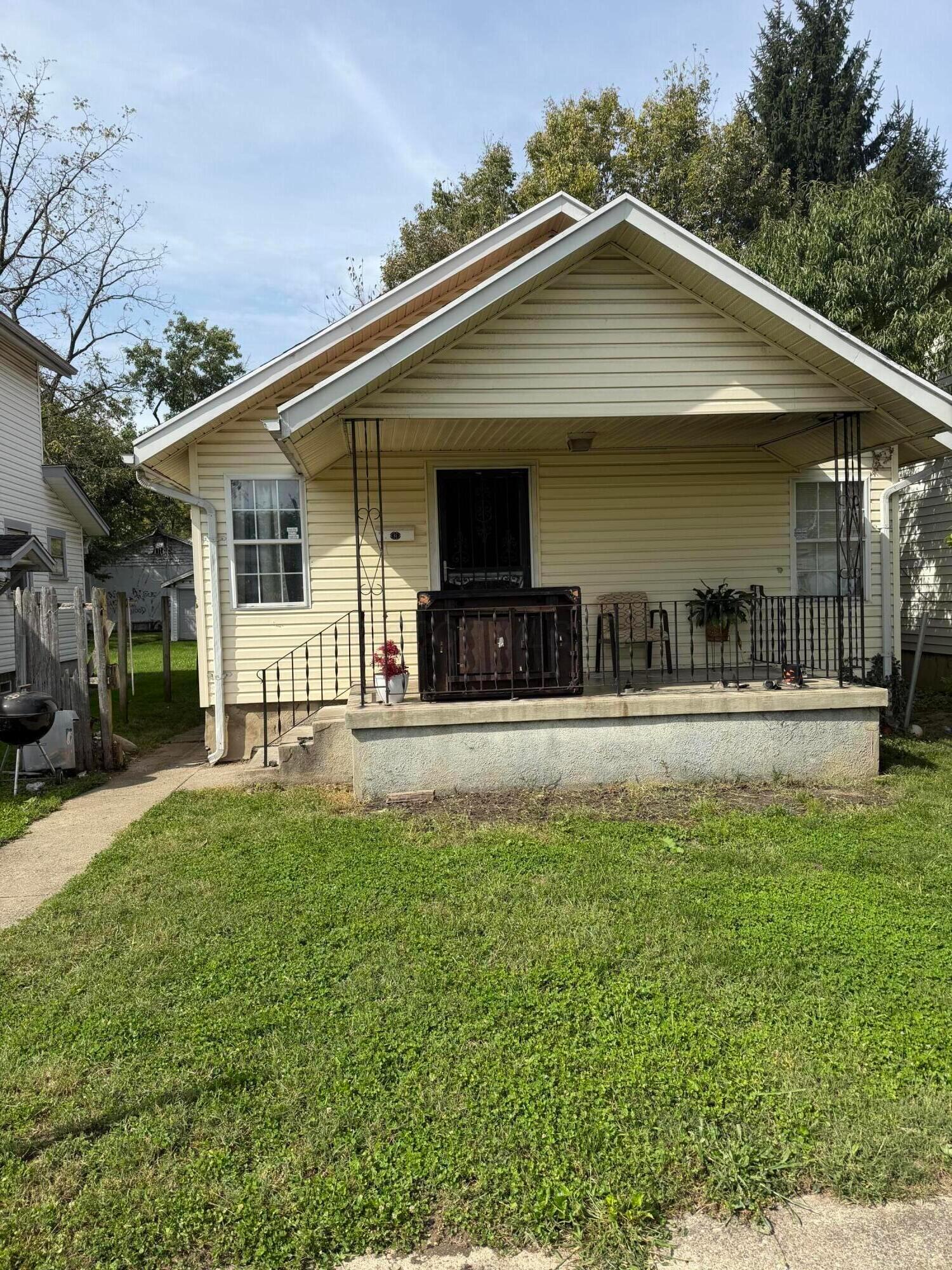 115 Huron Avenue Property Photo 1