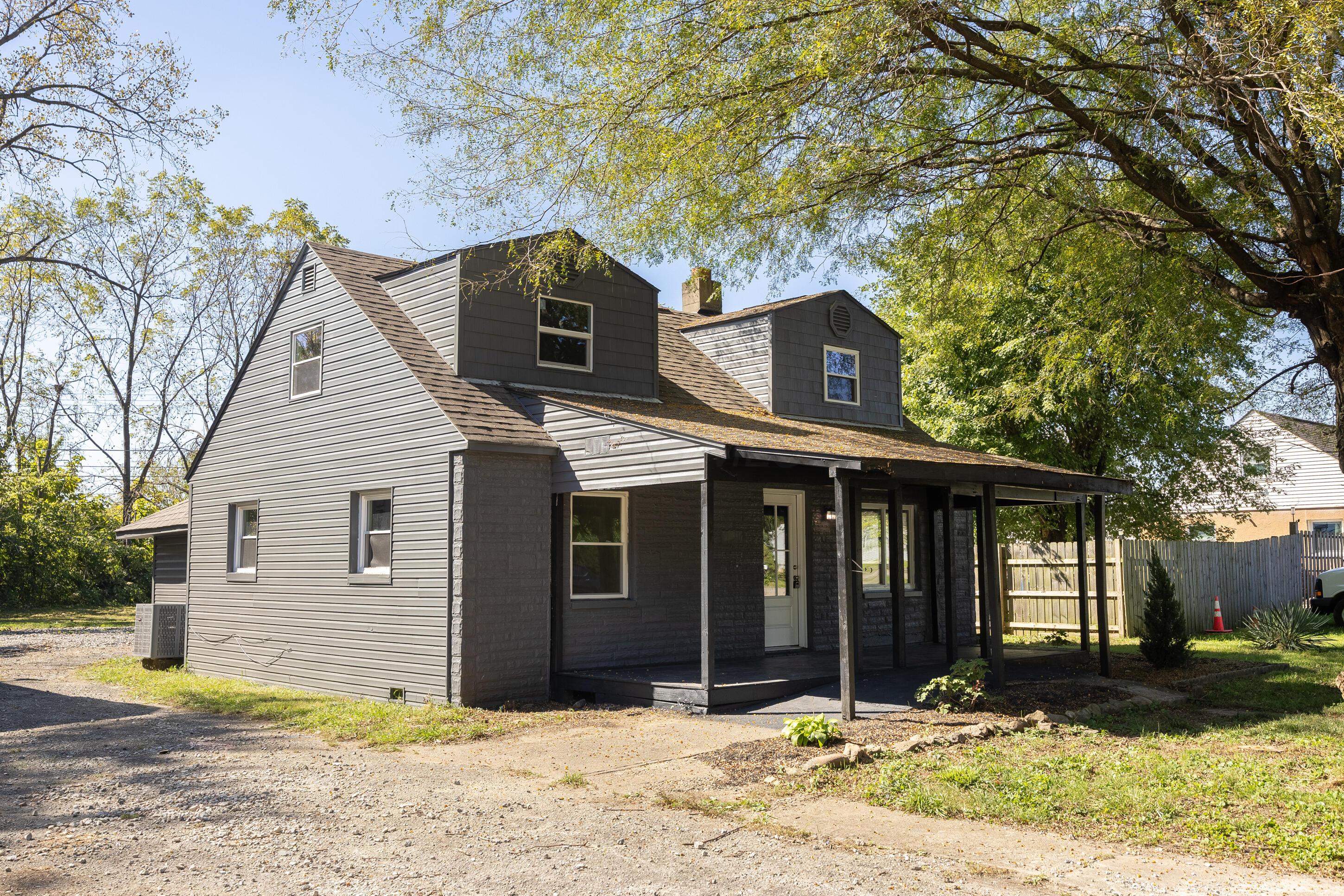 839 Glendower Avenue Property Photo 1